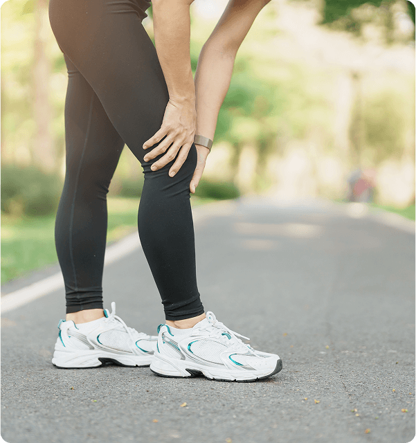 woman having knee pain