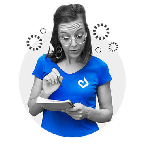 Corinne d'AssoConnect rédige son projet associatif