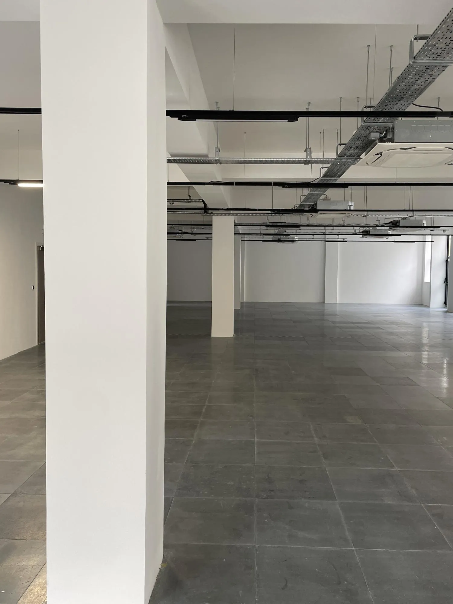 Photo of the existing space. By Office S&M, RIBA Chartered Architectural Practice in London.