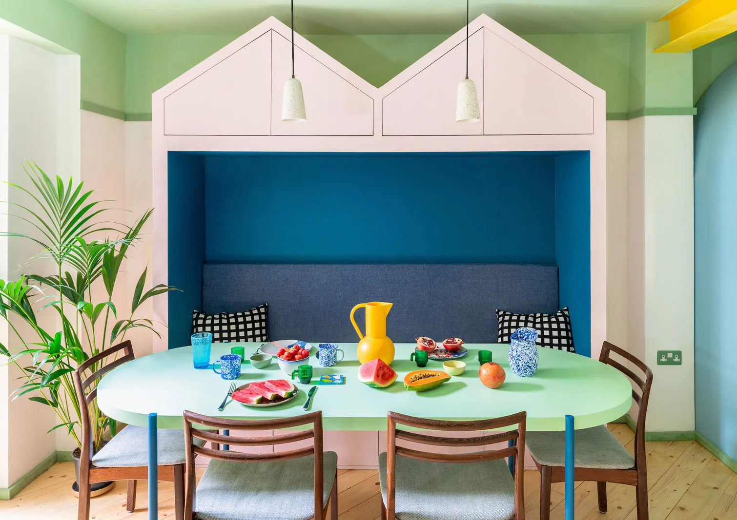 Photo of the dining space. By Office S&M, RIBA Chartered Architectural Practice in London.