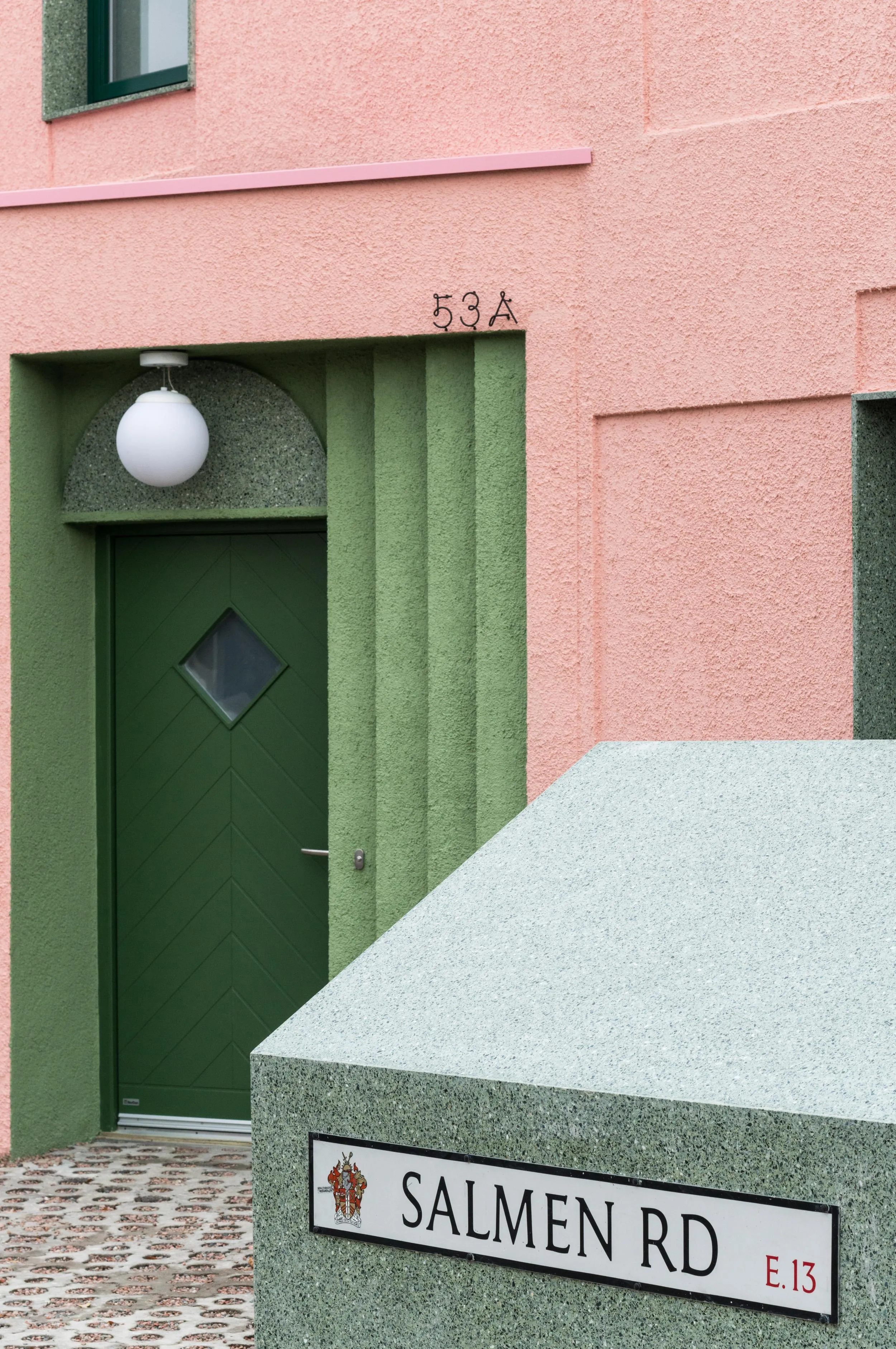 Zoomed in detail photo of the entrance sequence of the house. By Office S&M, RIBA Chartered Architectural Practice in London.