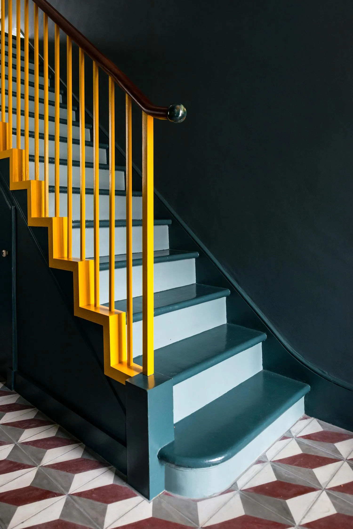 Photo of the bottom of the staircase. By Office S&M, RIBA Chartered Architectural Practice in London.