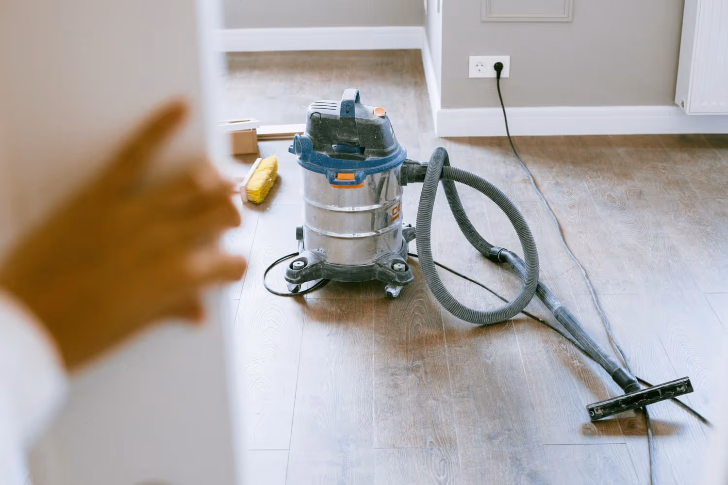 Cleaning hoover
