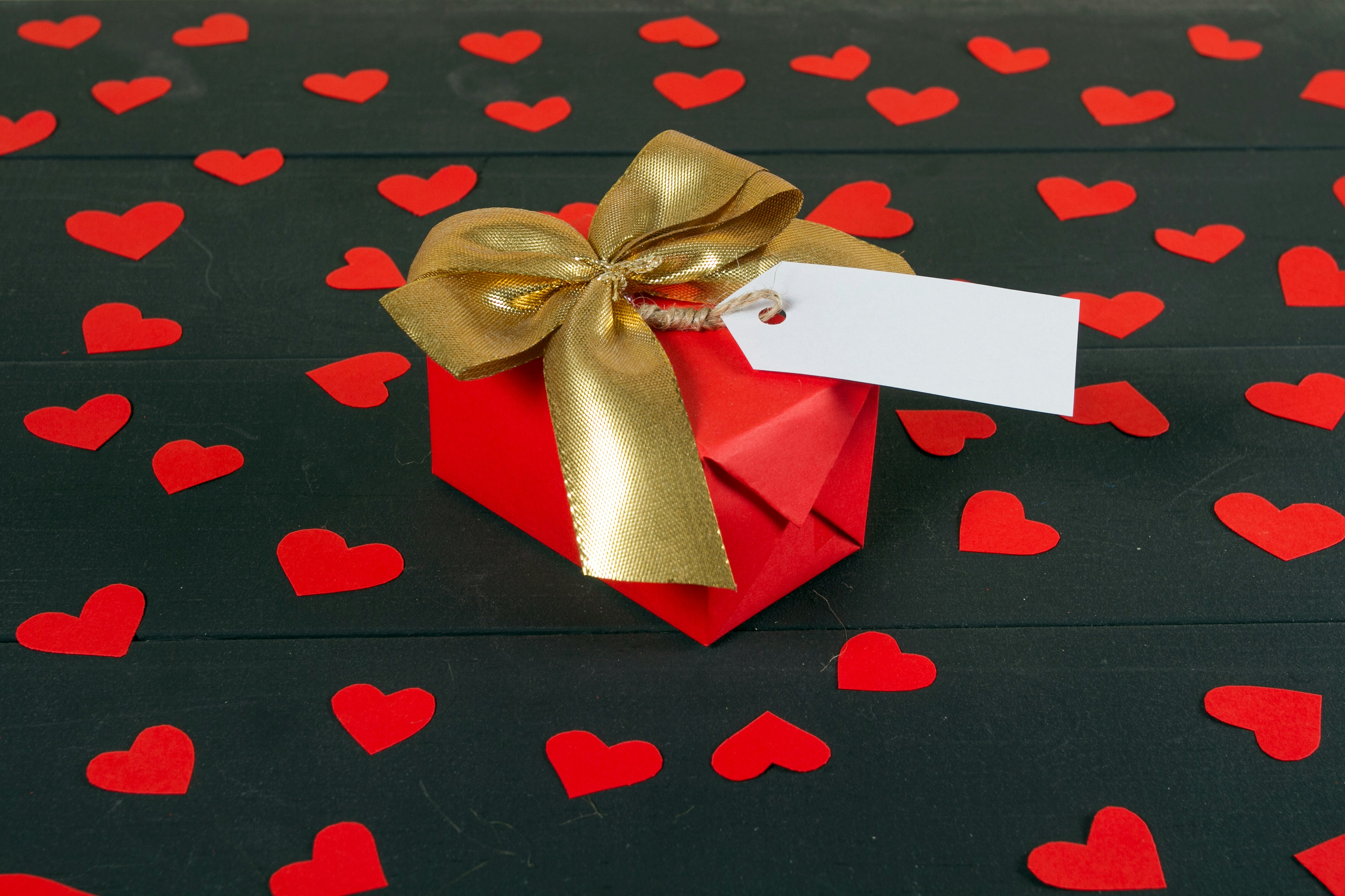The Best Last-Minute Valentine’s Day Gifts You Can Still Get in Time