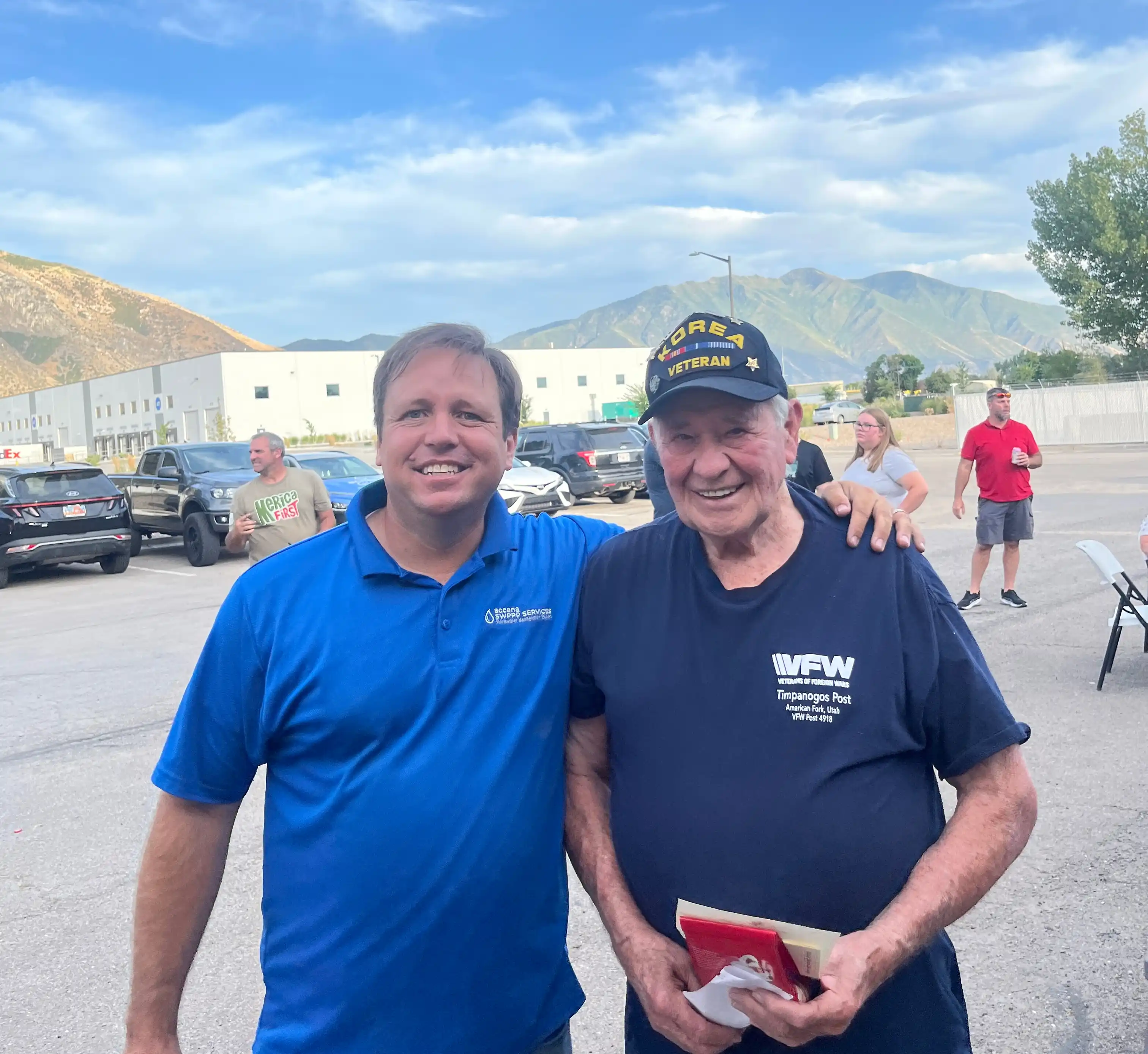 Hank Tolman with a korean war veteran in utah county