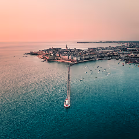 Aerial view of Saint-Malo and Sillon Beach, near the Grand Hotel de Courtoisville, a 4-star spa hotel by the sea.