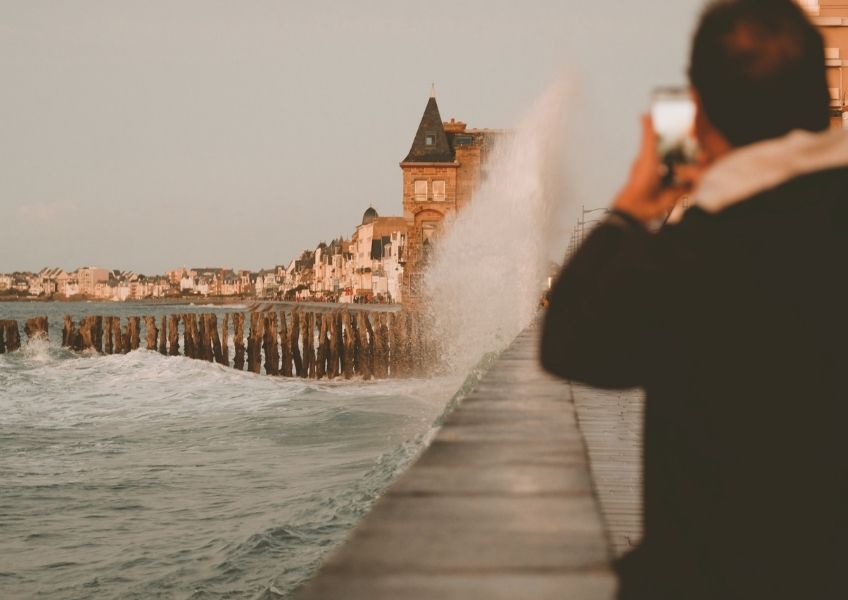 High tides in Saint-Malo seen from the seaside, near the Grand Hotel de Courtoisville, a 4-star spa hotel in Brittany.