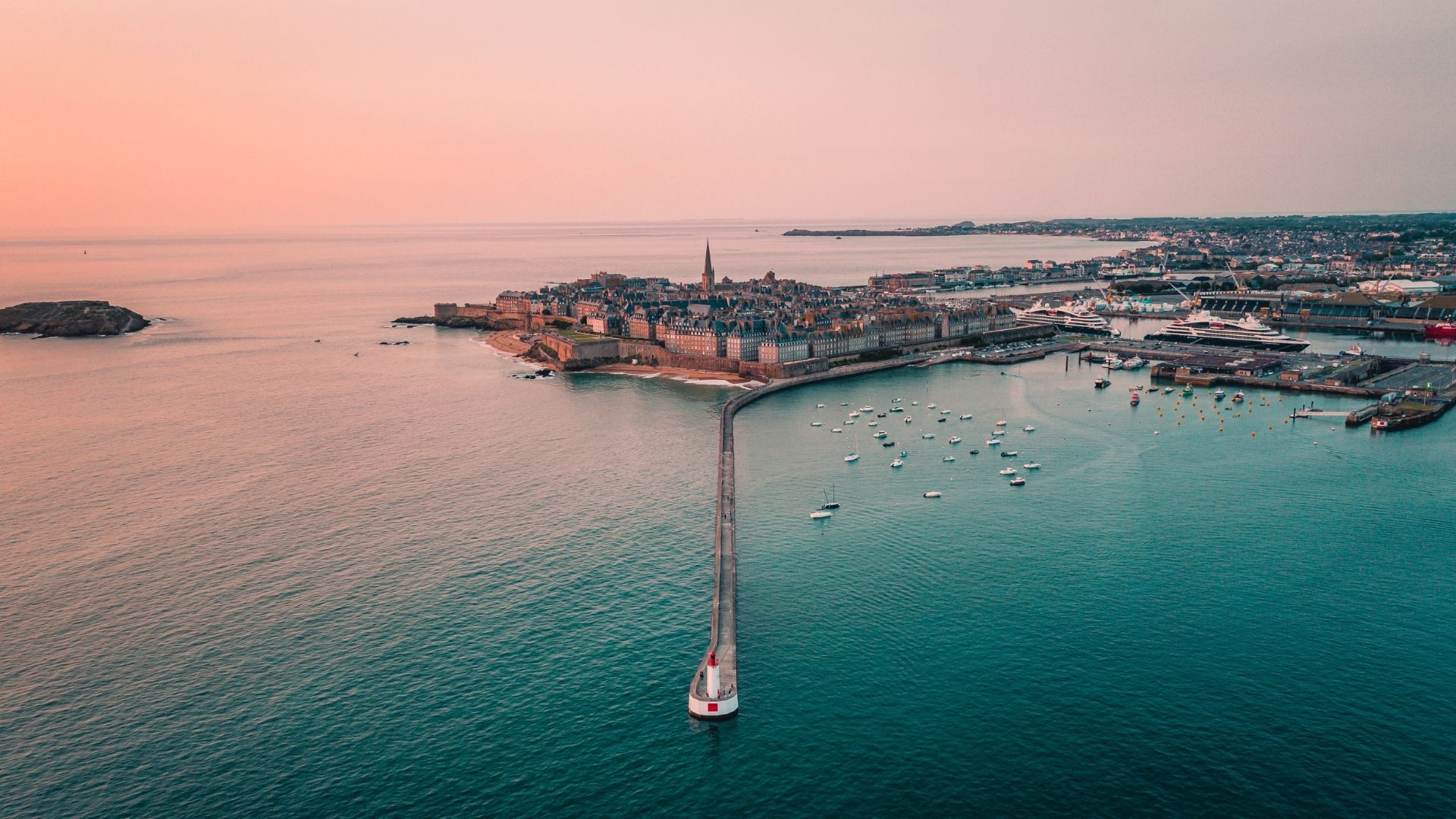 Aerial view of the city of Saint-Malo from the Grand Hotel de Courtoisville, a 4-star spa hotel in Brittany.