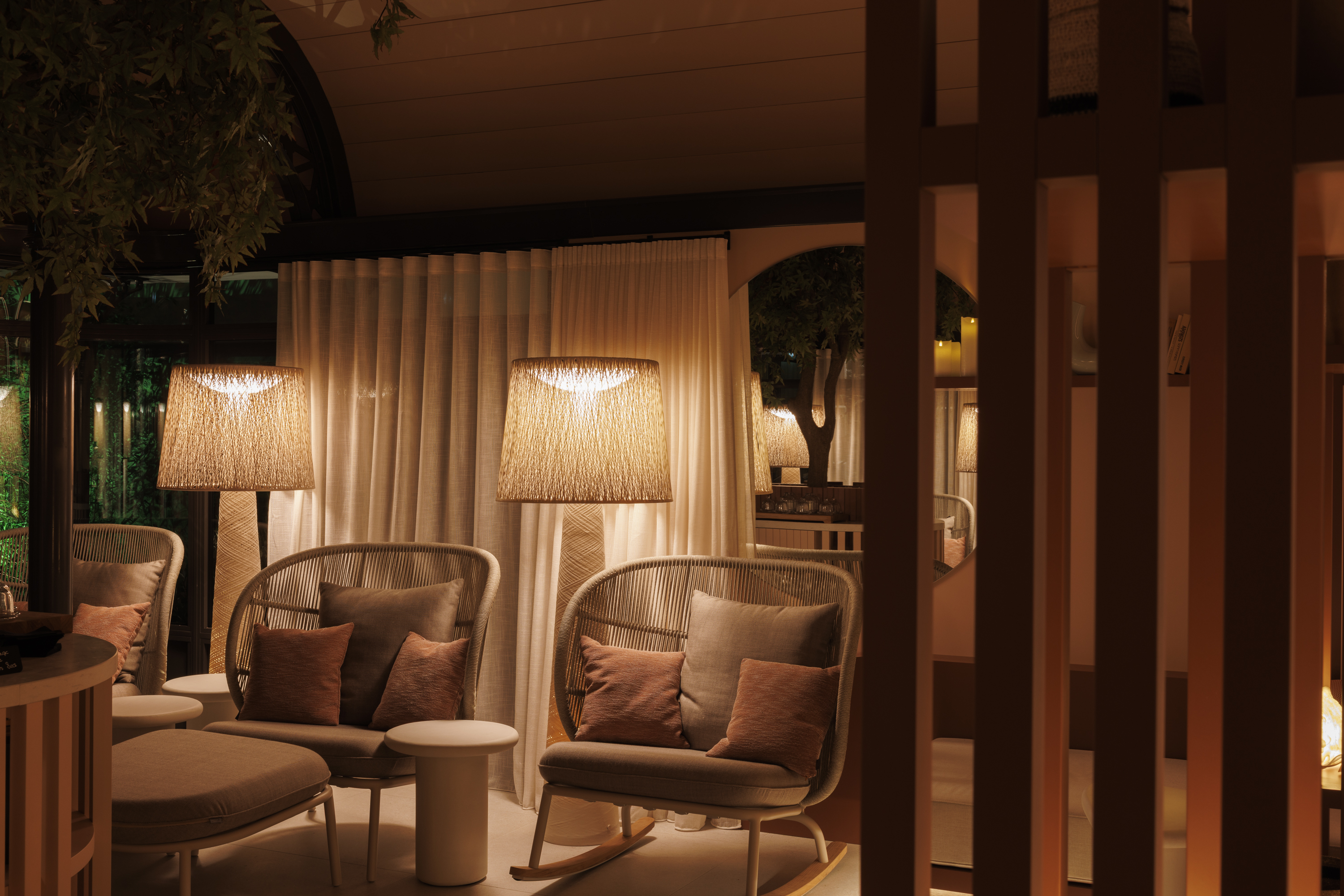 Spa tea room at the Grand Hotel de Courtoisville in Saint-Malo, 4-star spa hotel in Brittany.