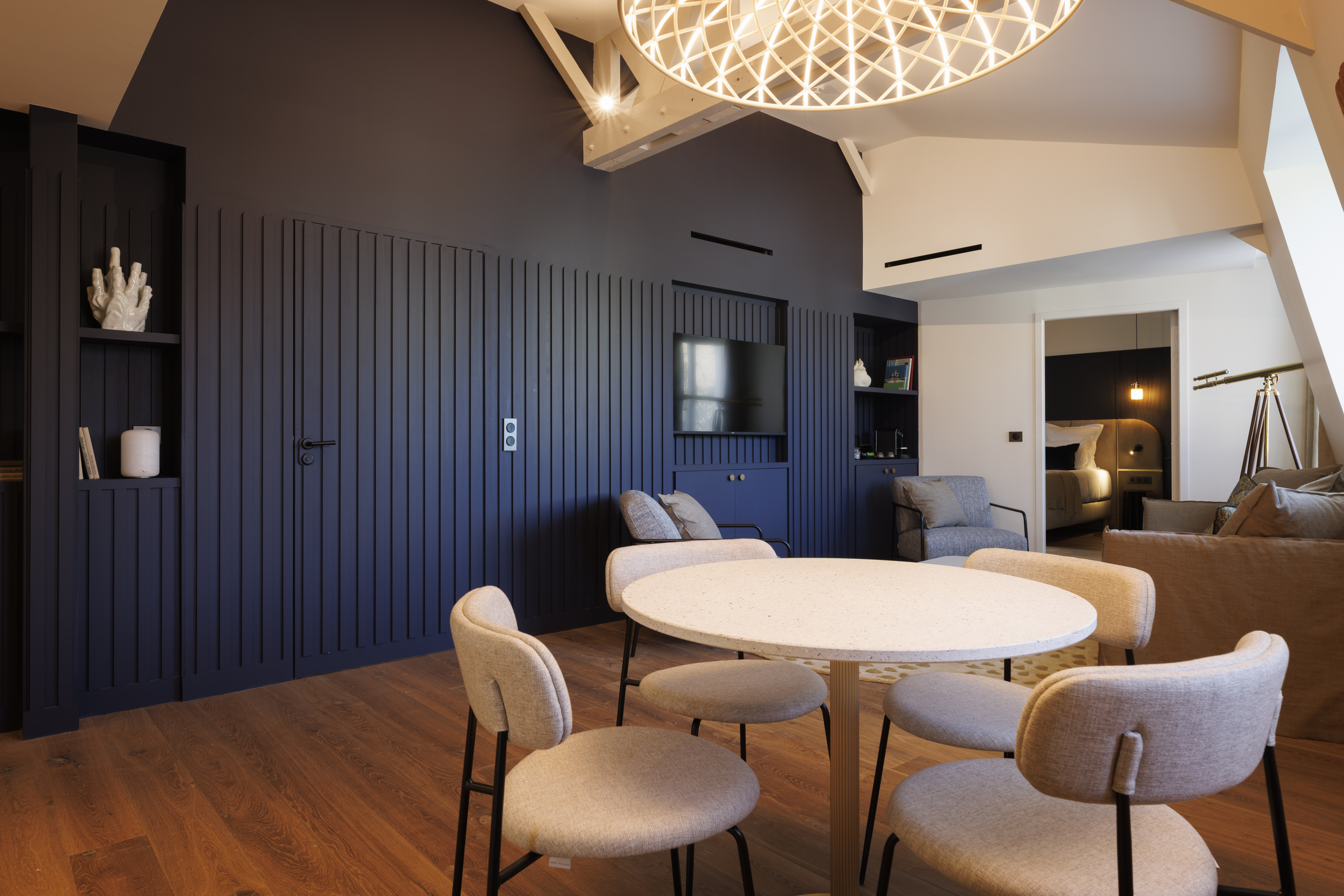 Elegant suite lounge at the Grand Hotel de Courtoisville in Saint-Malo, a 4-star spa hotel in Brittany.