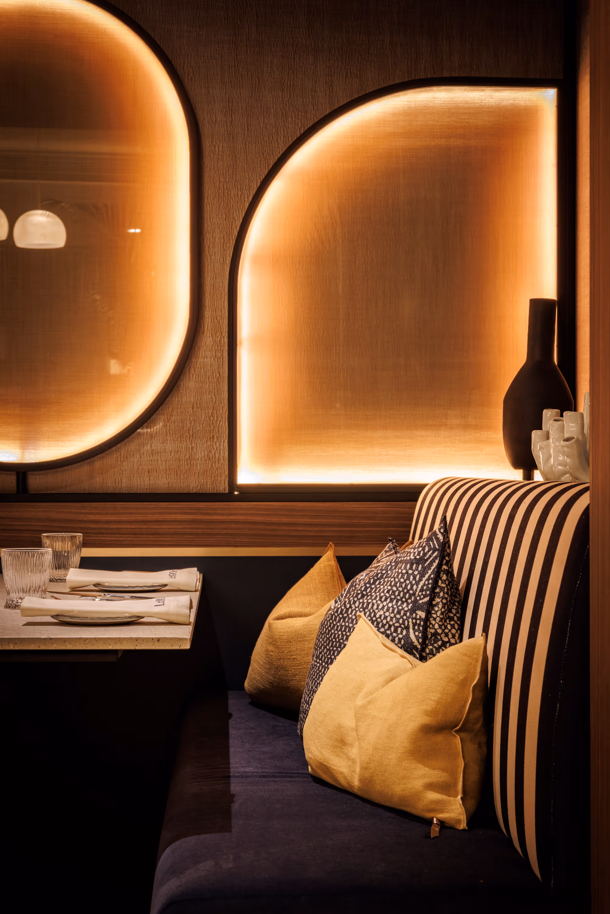 Seafood platter at the restaurant Le 1906 at the Grand Hotel de Courtoisville in Saint-Malo, a 4-star hotel by the sea.