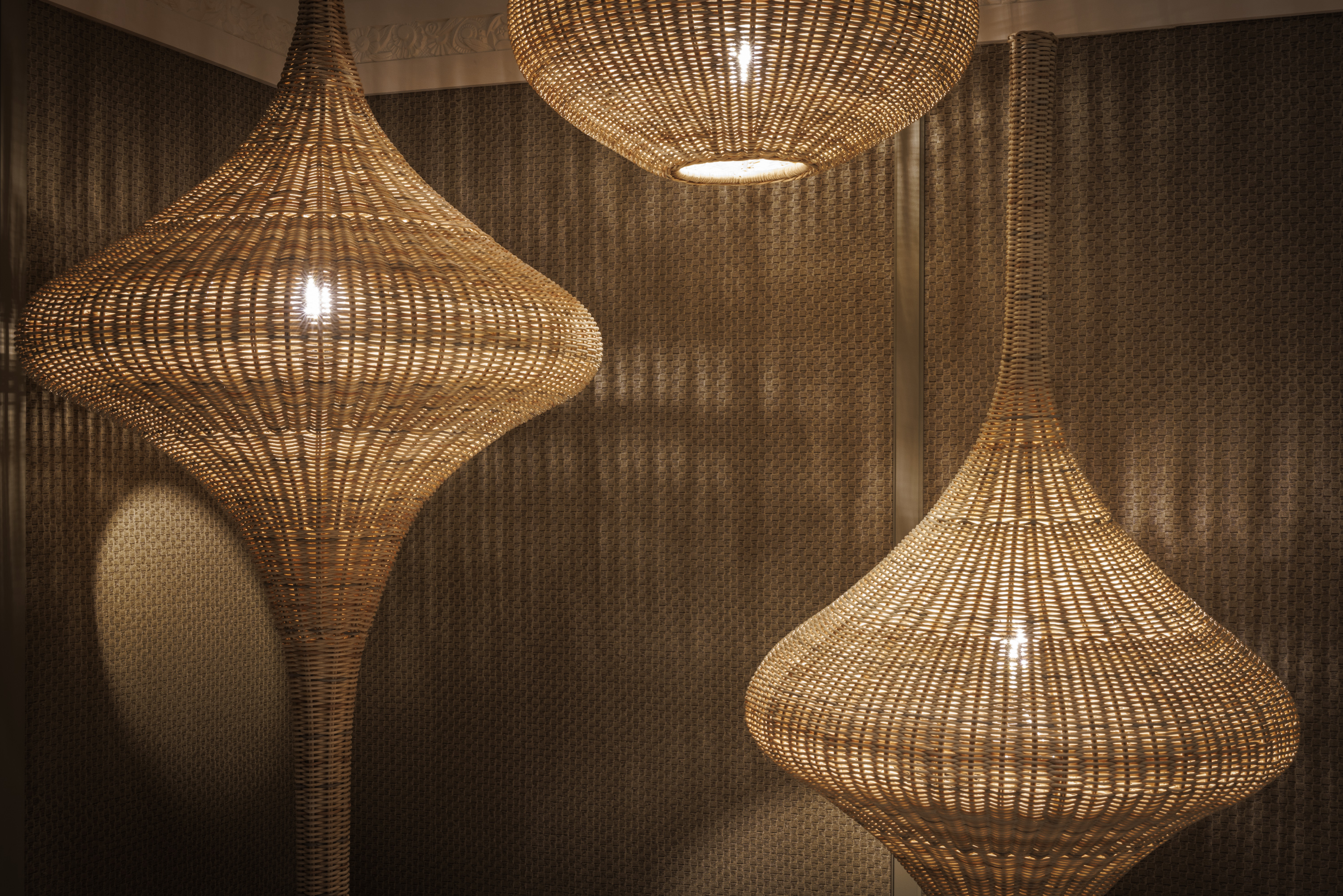 Friendly spa tea room at the Grand Hotel de Courtoisville in Saint-Malo, a 4-star spa hotel near Sillon beach.