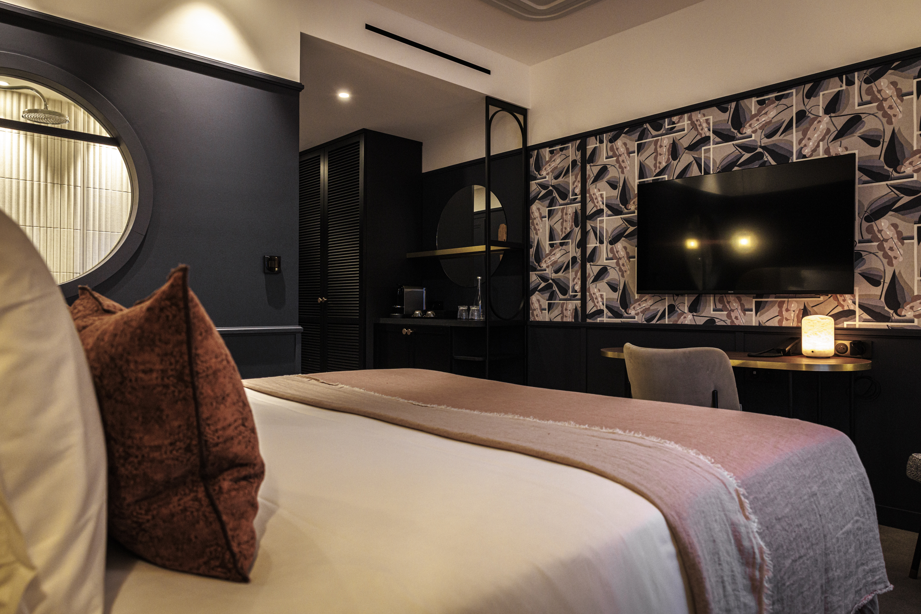 Room at the 4-star spa hotel with pool in Saint-Malo, Grand Hotel de Courtoisville