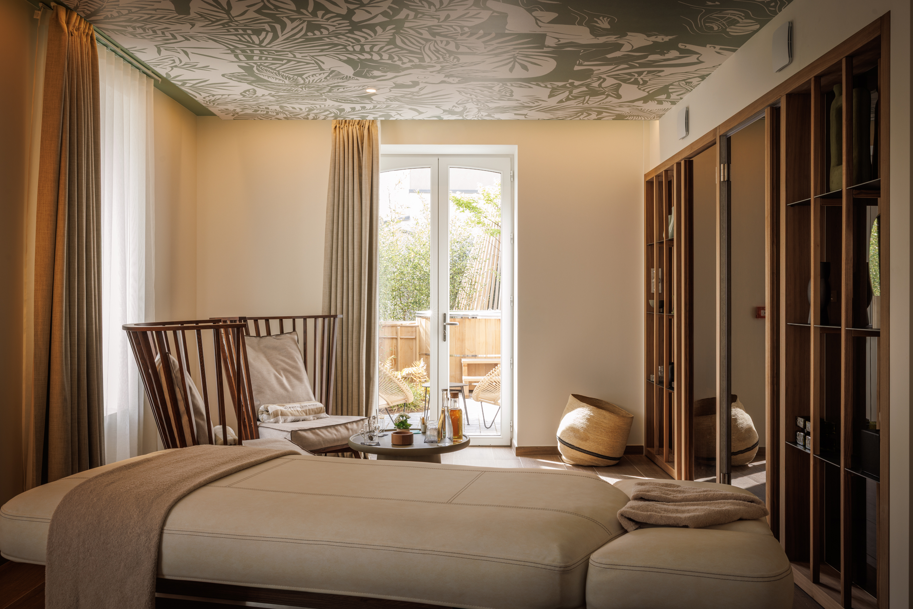 Spa Suite du Grand Hôtel de Courtoisville à Saint-Malo, hôtel spa 4 étoiles de luxe en Bretagne.