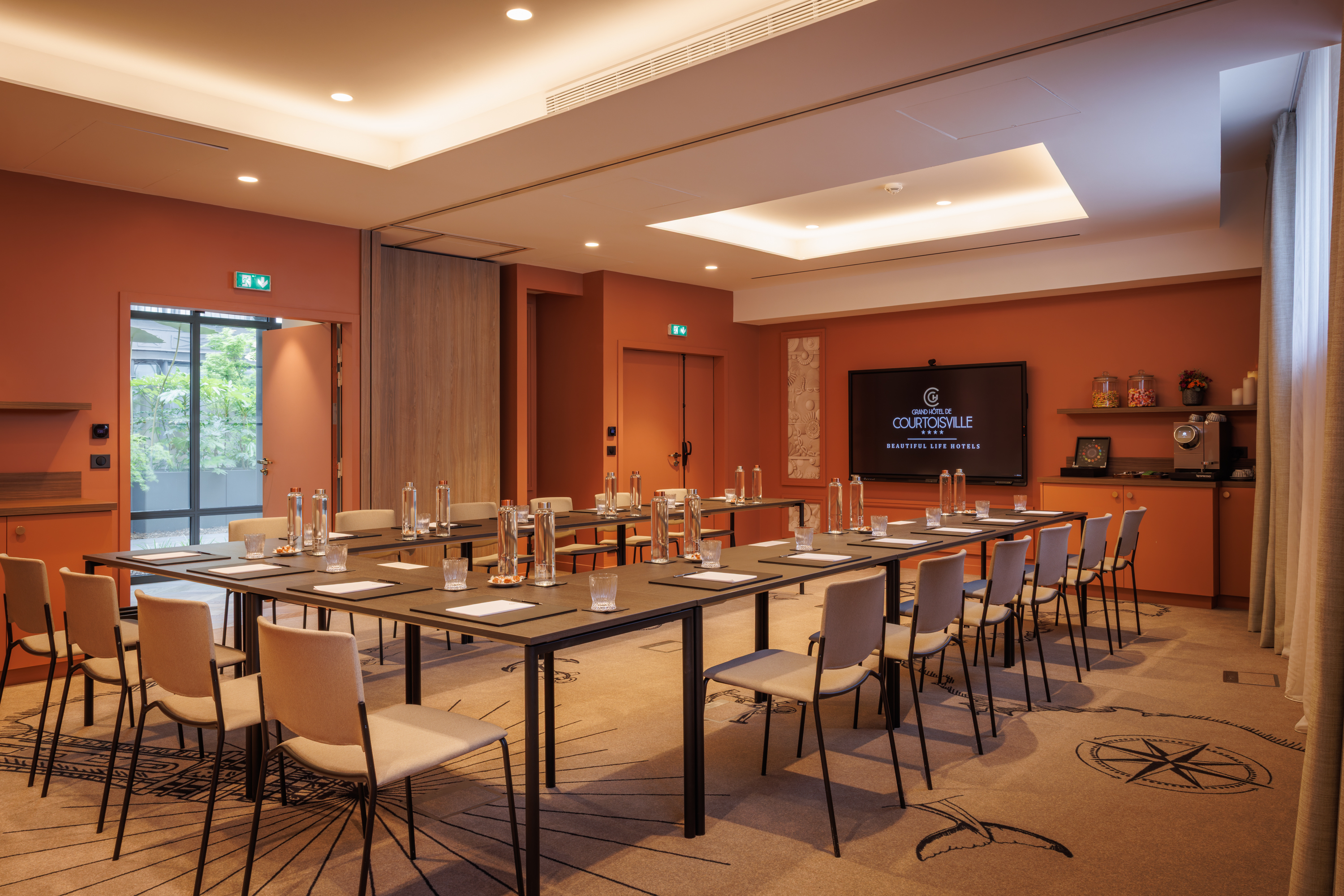 Buffet petit-déjeuner au Grand Hôtel de Courtoisville à Saint-Malo, hôtel spa 4 étoiles en Bretagne.
