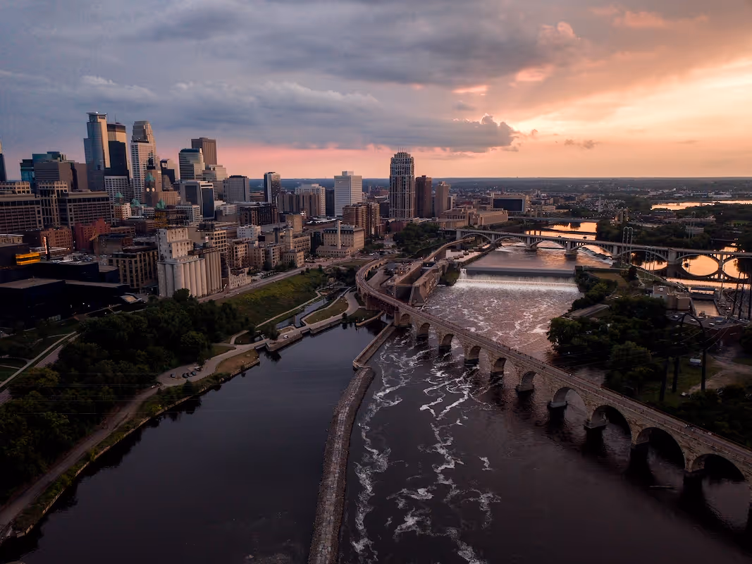 Hire the Best Executive Assistants in Minneapolis