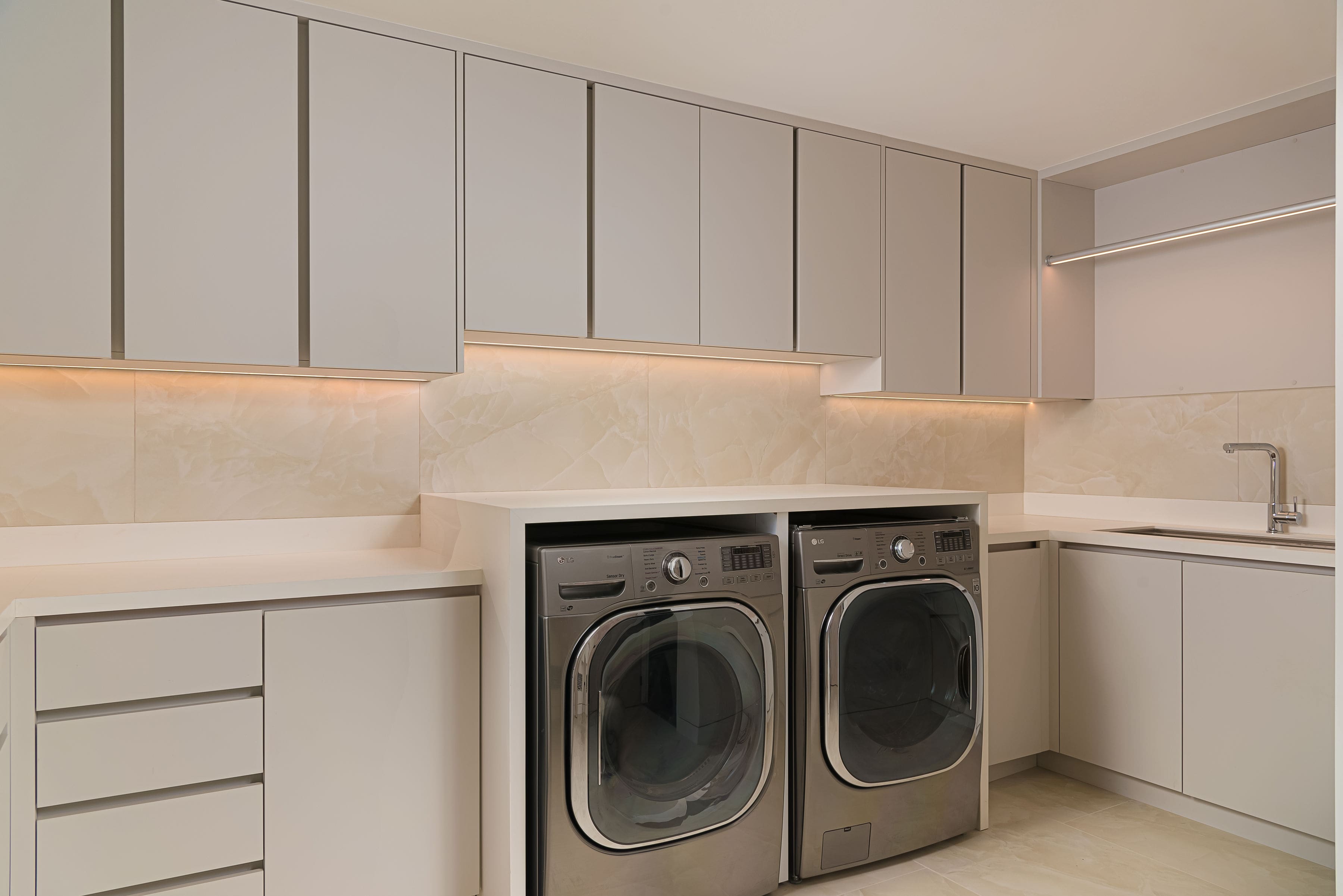 Custom millwork and interior design in a modern private residence in Richmond Hill, completed by Goosen Inc.