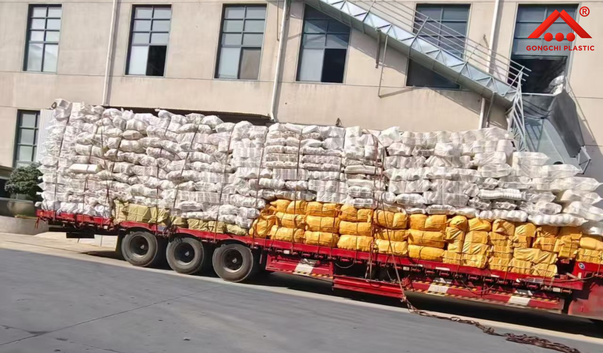 Gongchi Plastic’s HDPE and PPR piping products packed and ready for delivery to African clients.