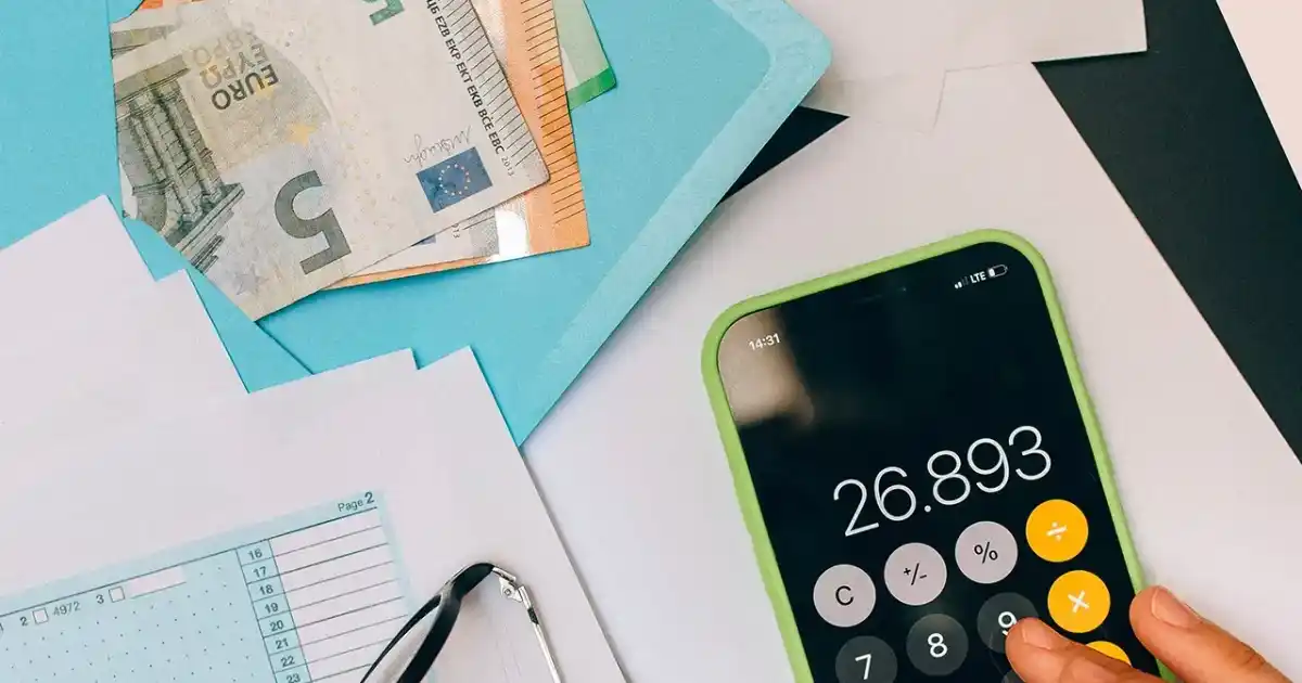 Qu'est-ce que la méthode 80-10-10 pour gérer mon budget ?