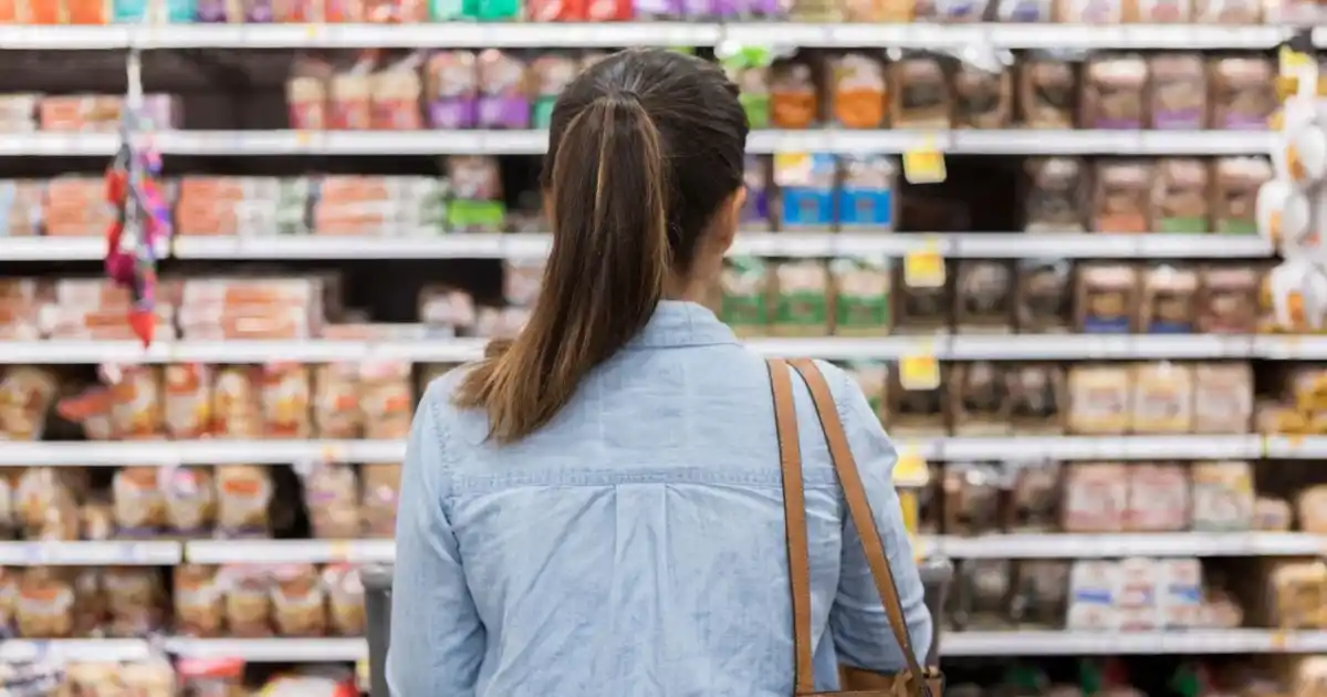 Quels sont les trois principes qui influencent le comportement d'un consommateur ?