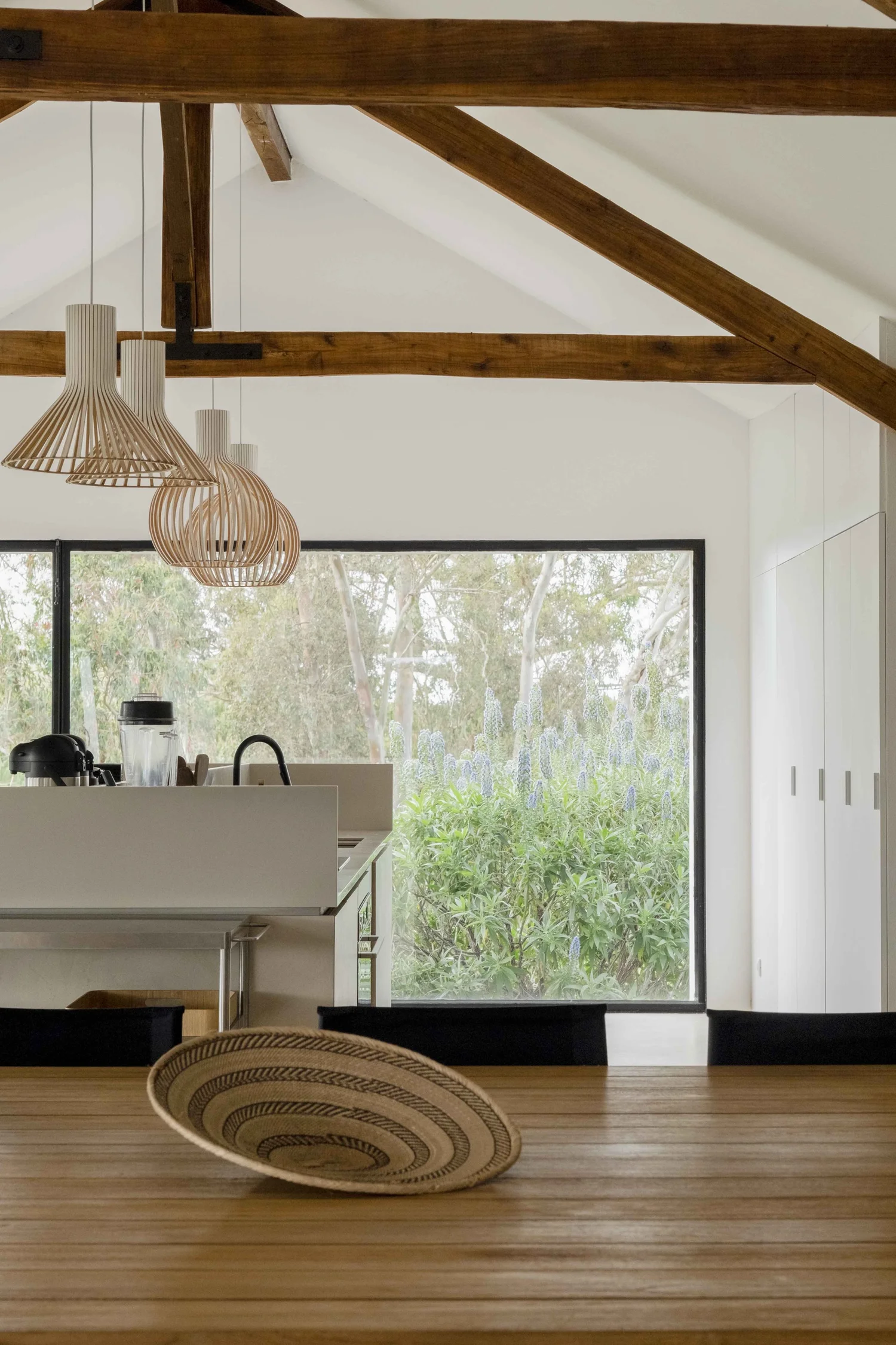 [background image] image of concert venue