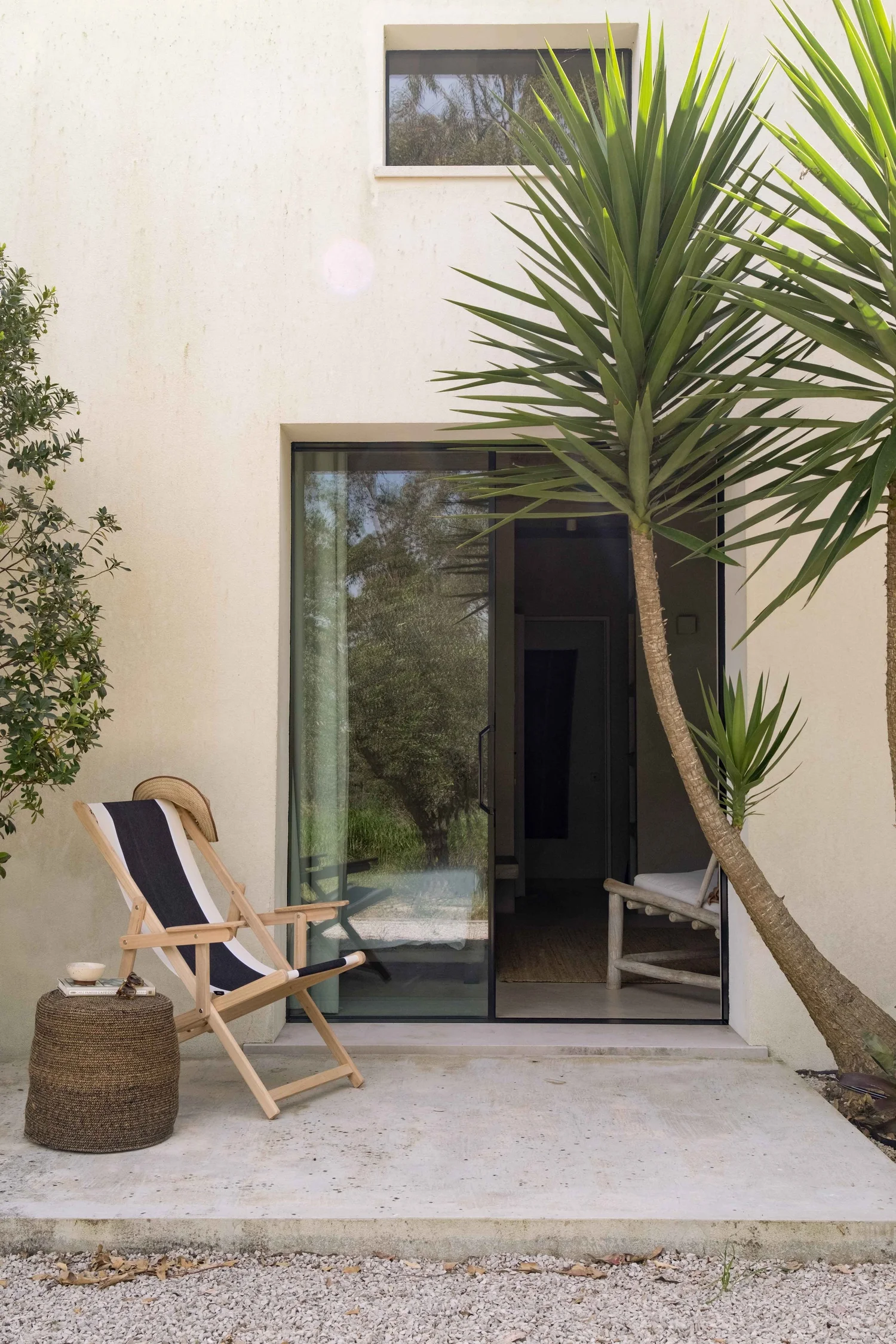 [background image] image of concert venue