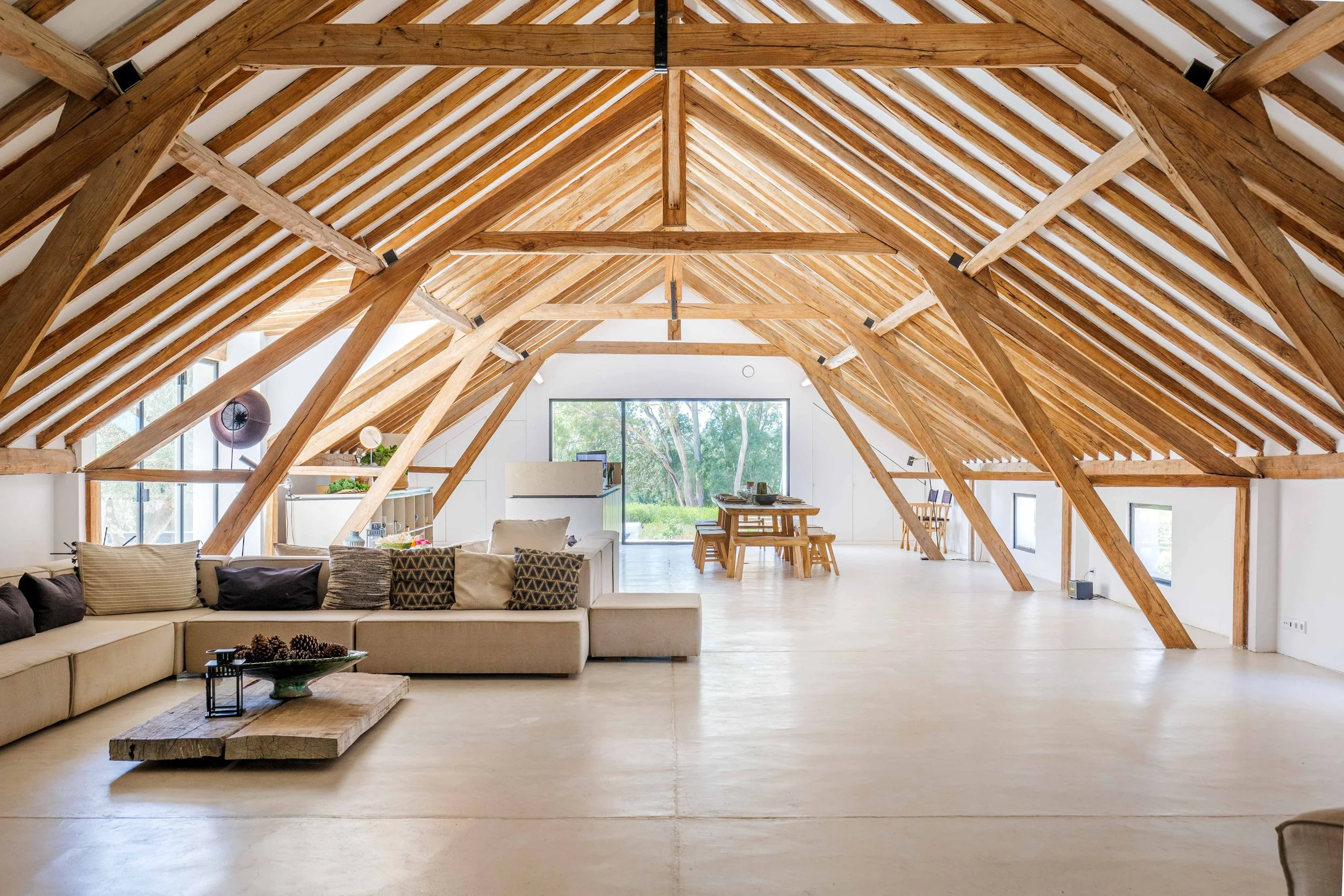 [background image] image of concert venue