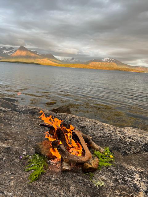 [background image] image of concert venue