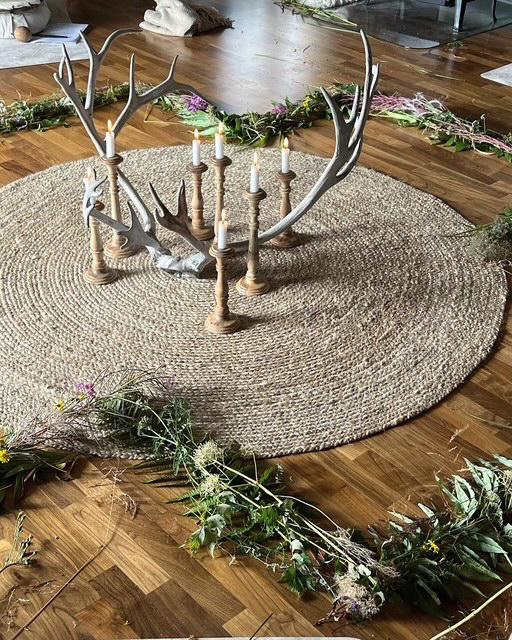 [background image] image of concert venue