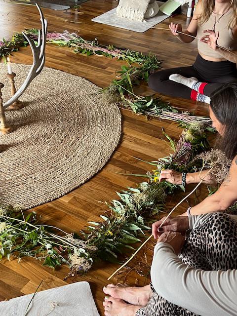 [background image] image of concert venue