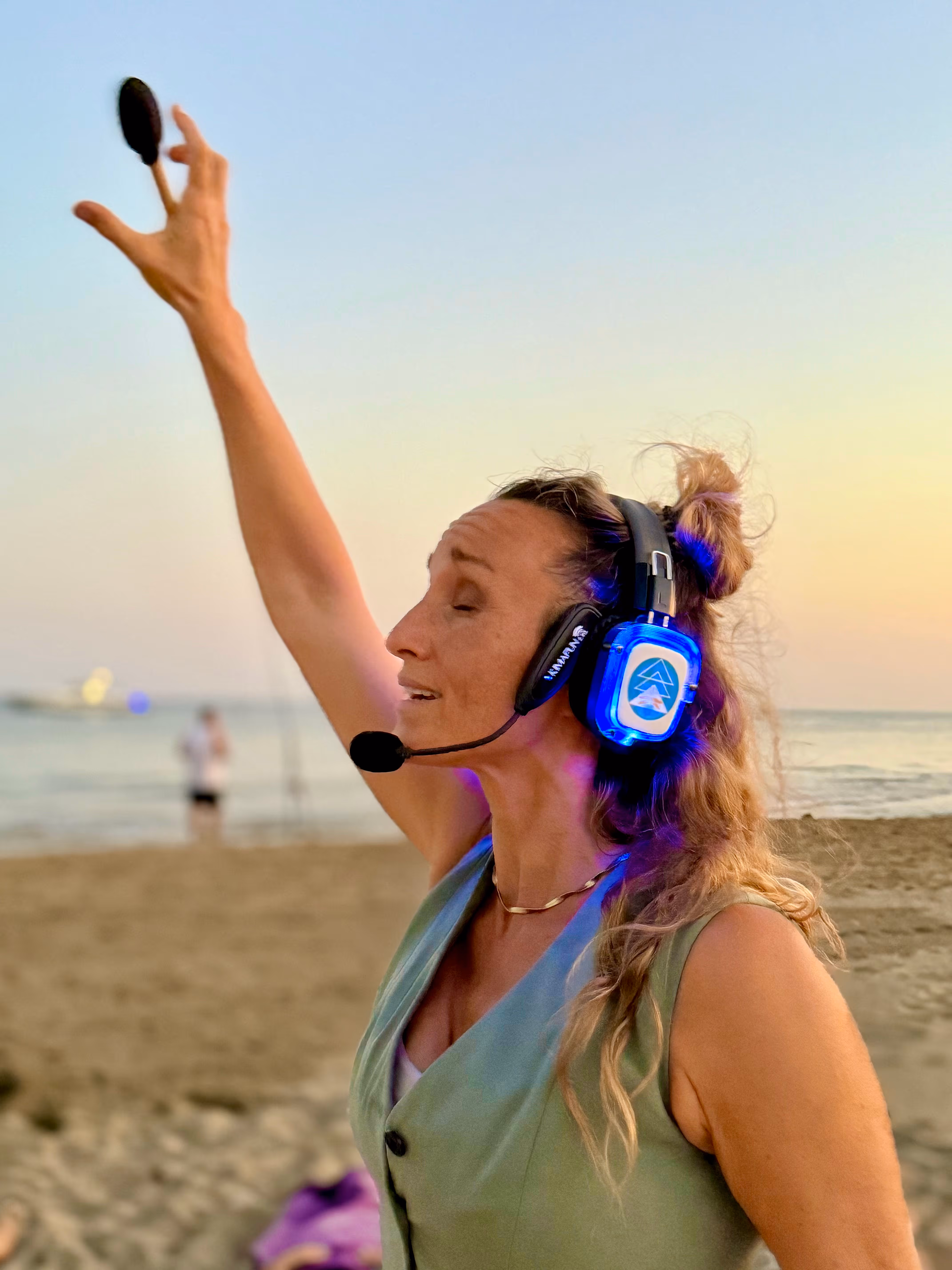 [background image] image of concert venue