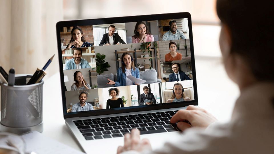 Fathom AI transcription for online meetings