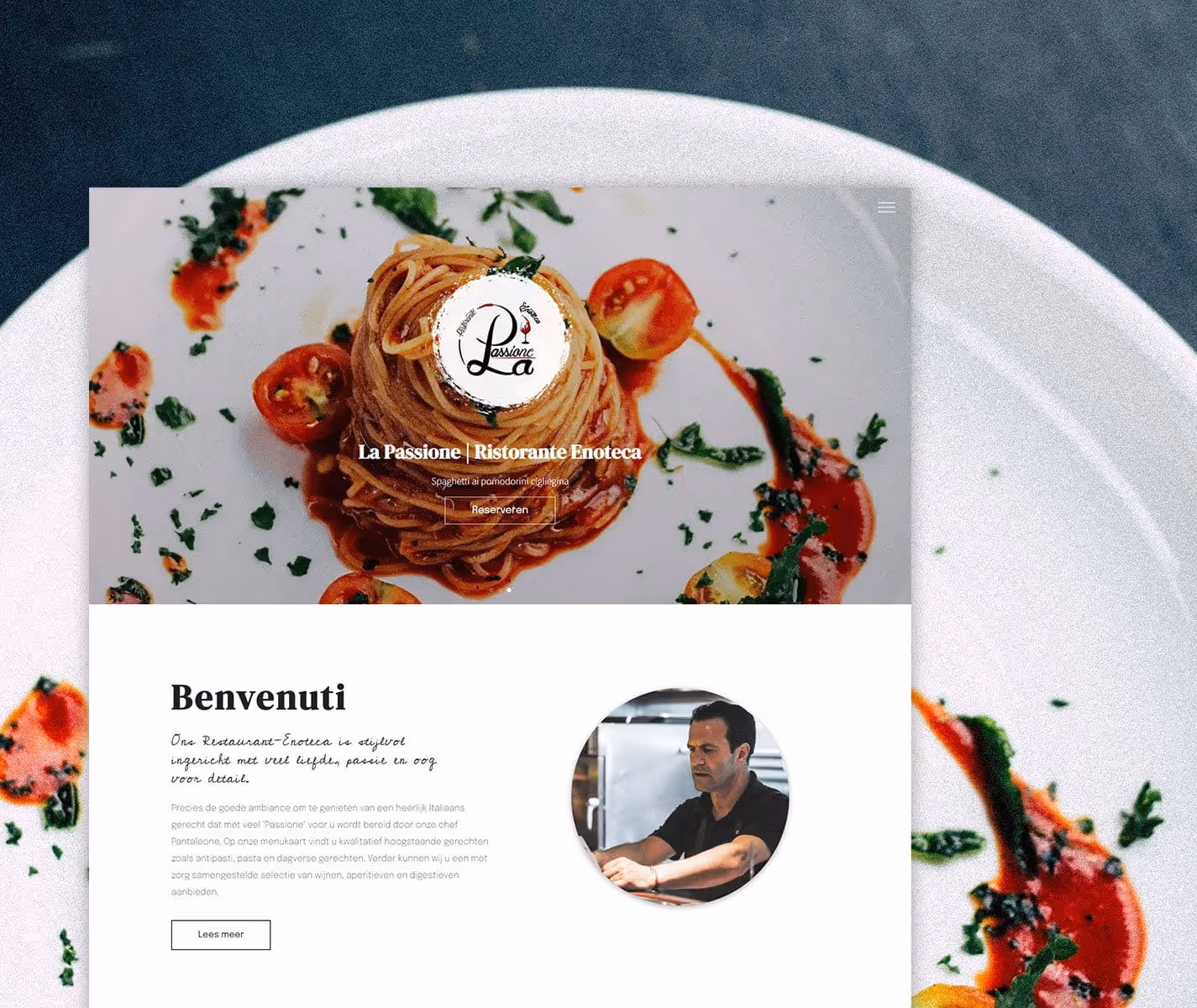 Vanavond authentieke Italiaanse spaghetti geserveerd met verse tomaten en kruiden bij restaurant La Passione.