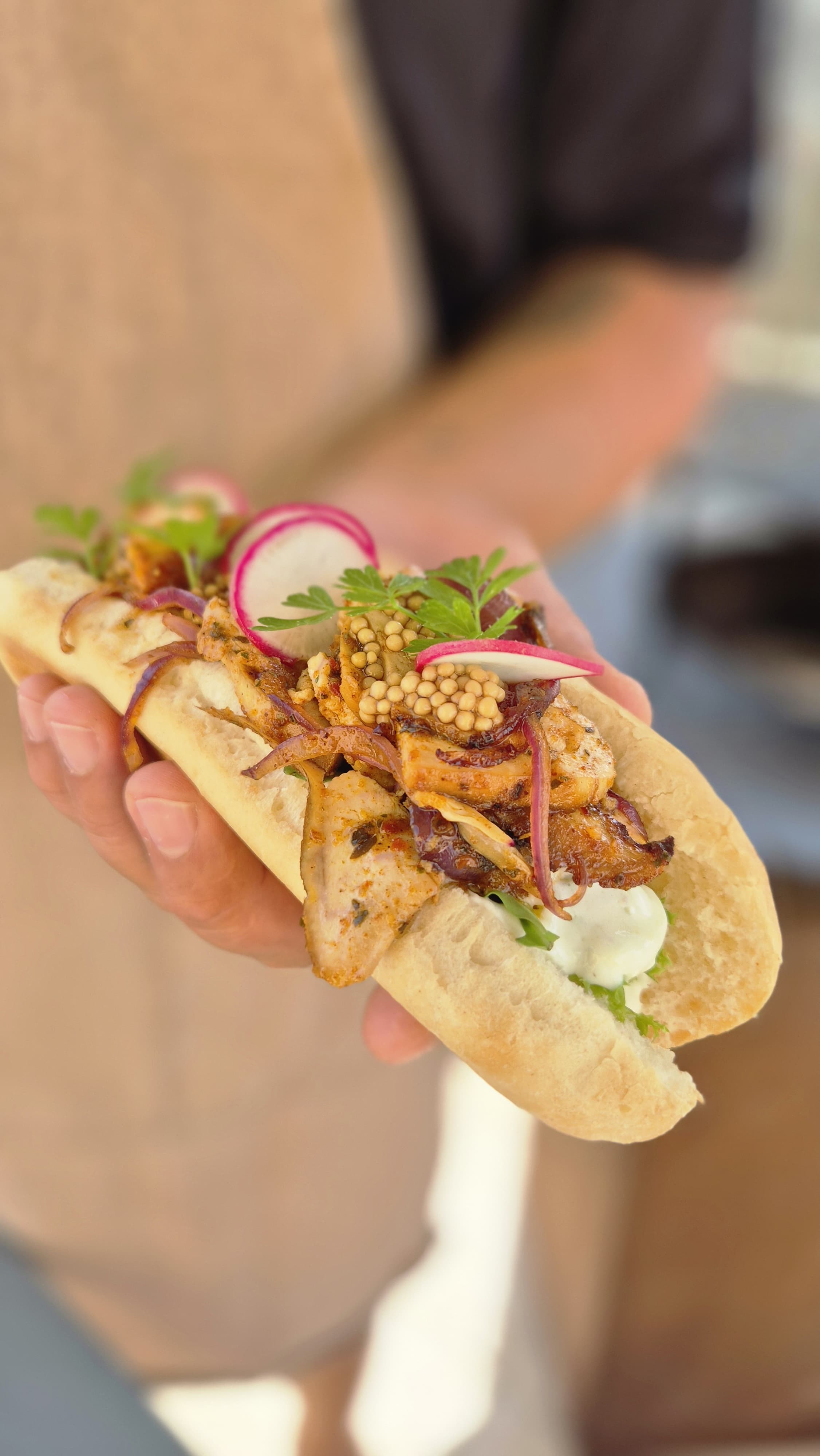 Vegetarisches Gyros-Sandwich vom Grill 