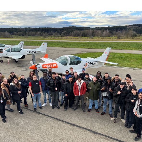 Mitarbeiter Team Siemers am Flüghafen, Teambild, Teamevent