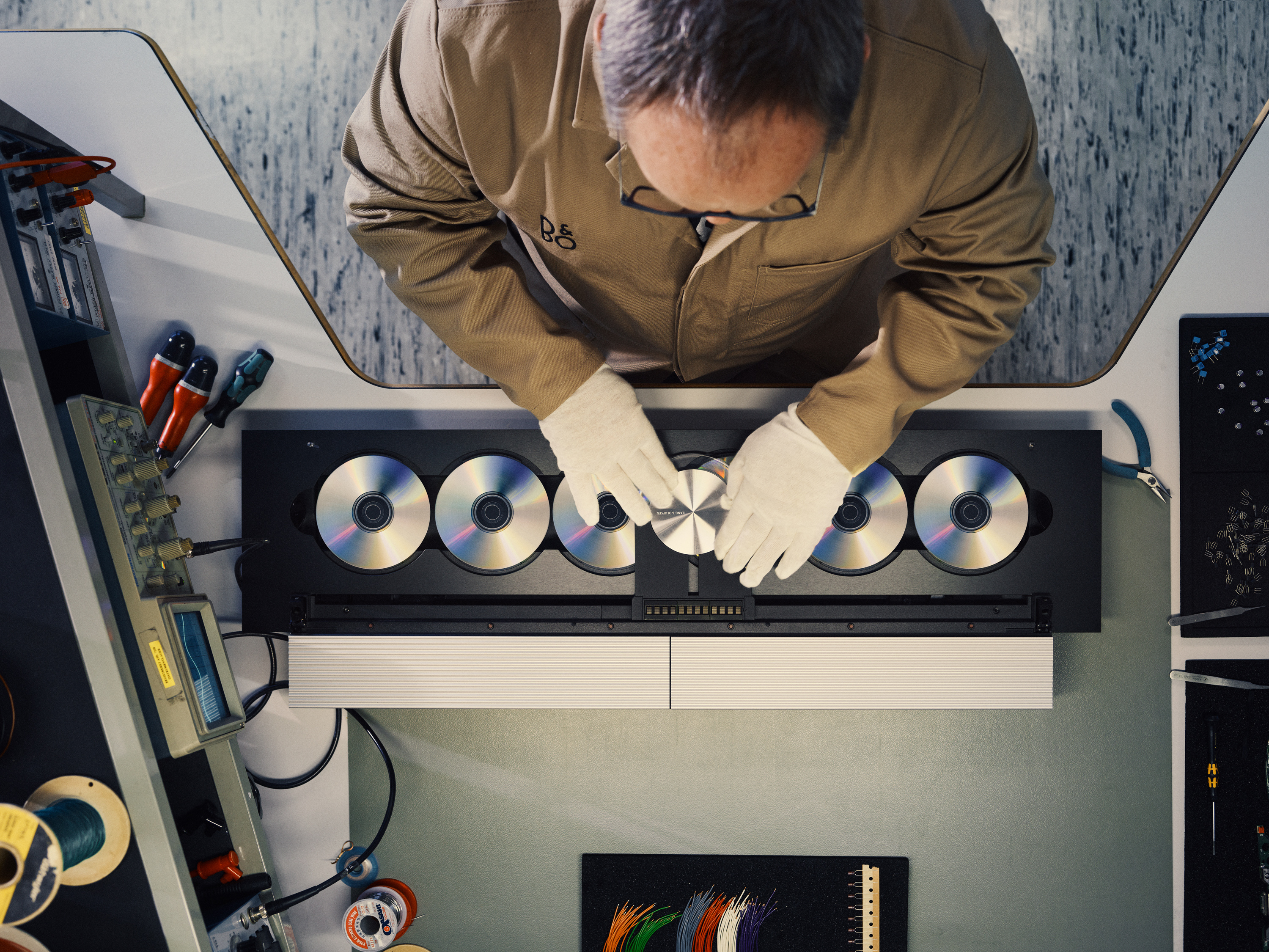 Bang & Olufsen - Beosystem 9000c Editorial