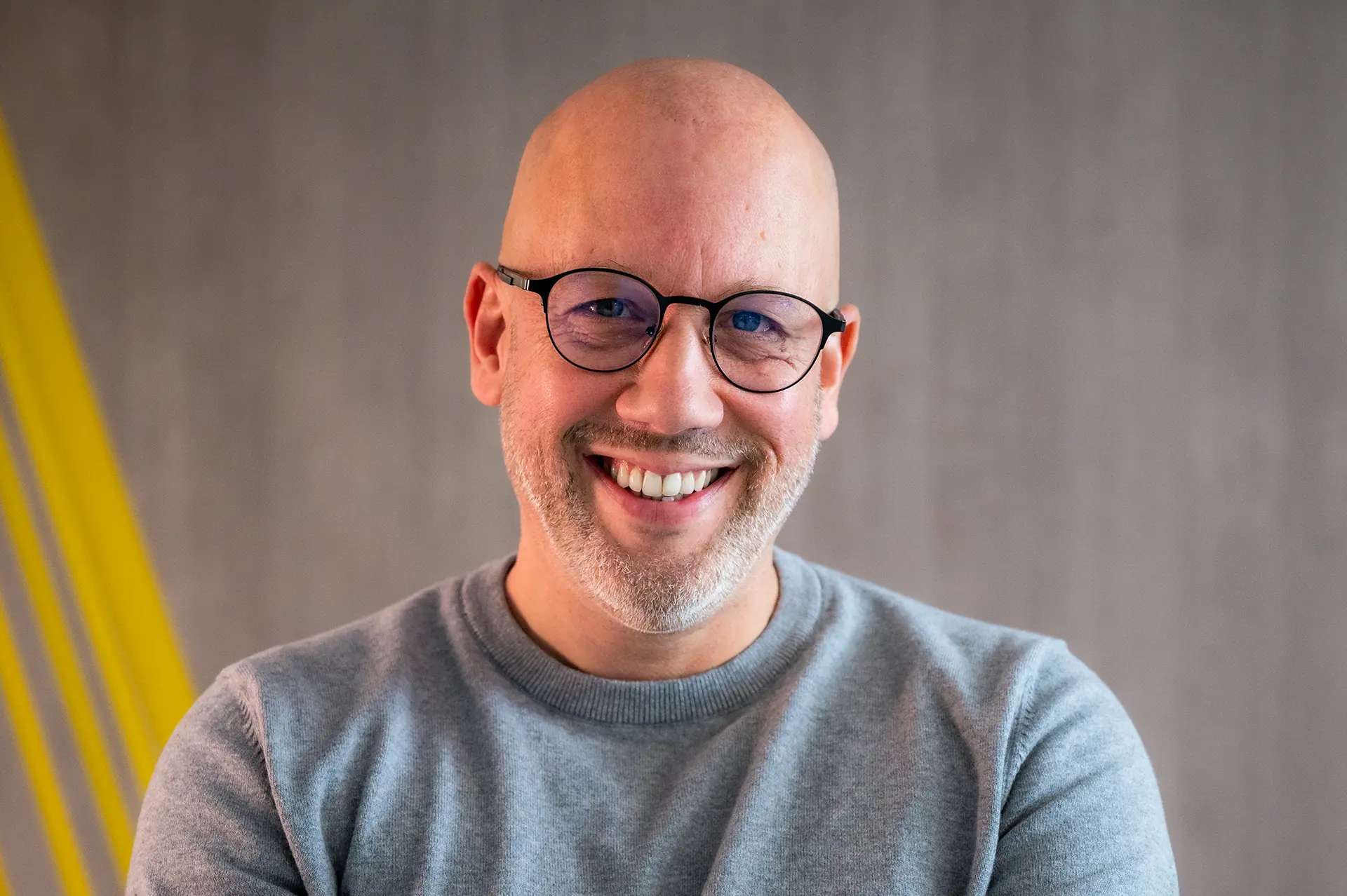 [headshot] image of customer (for a musician & band)