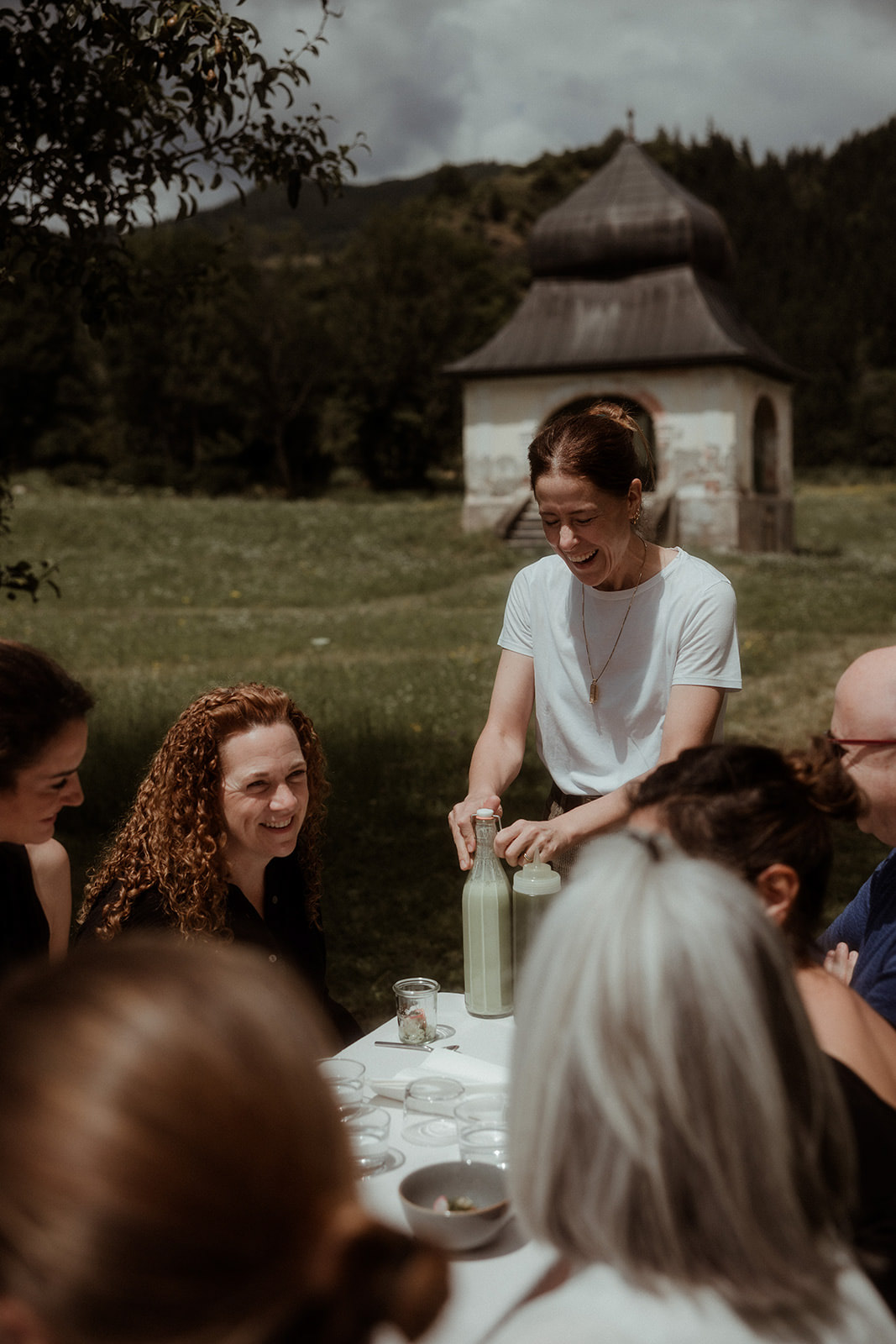 Setting the table together in the garden