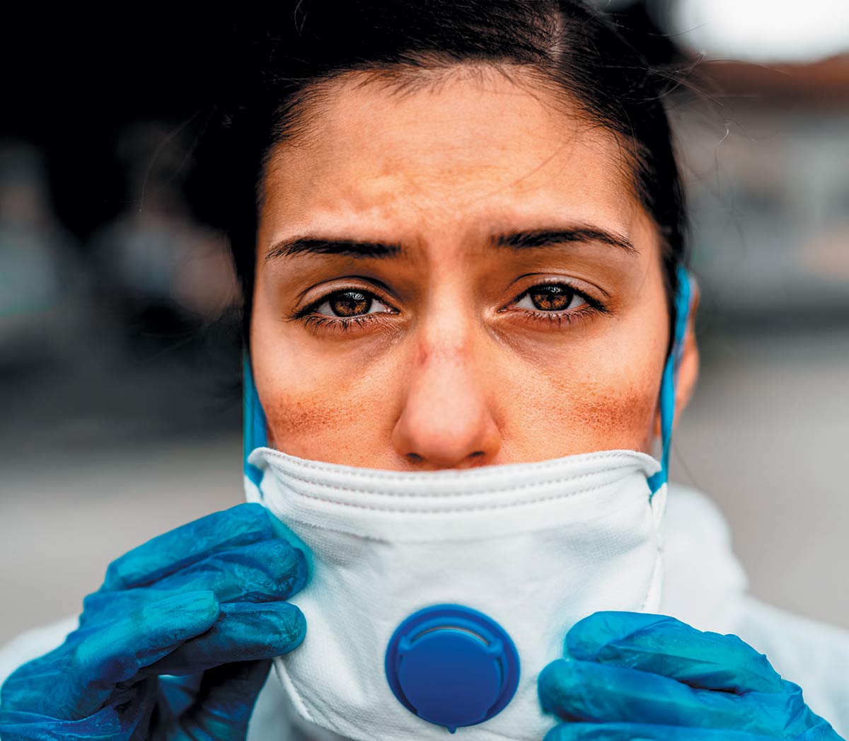 Woman wearing N96 mask