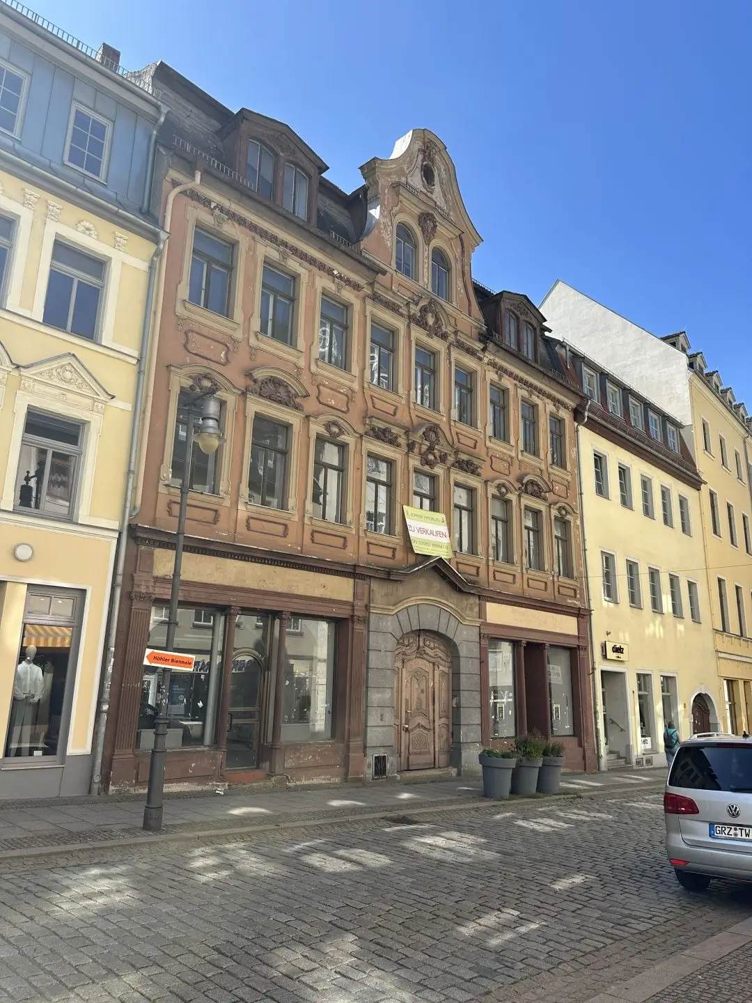 Einzeldenkmal mit opulenter Schmuckfassade - Sanierungsobjekt im Herzen der Altstadt