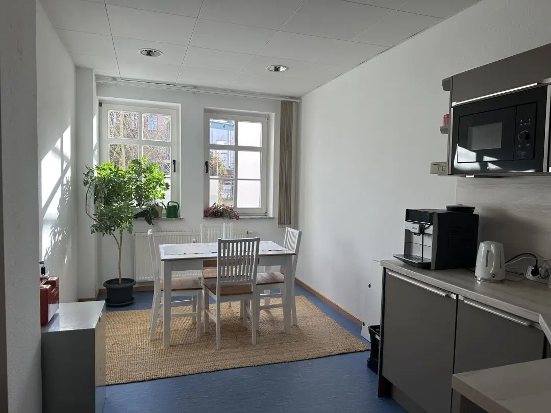 Arbeiten oder wohnen in der City - barrierefreie Büroeinheit mit Tiefgaragenstellplatz