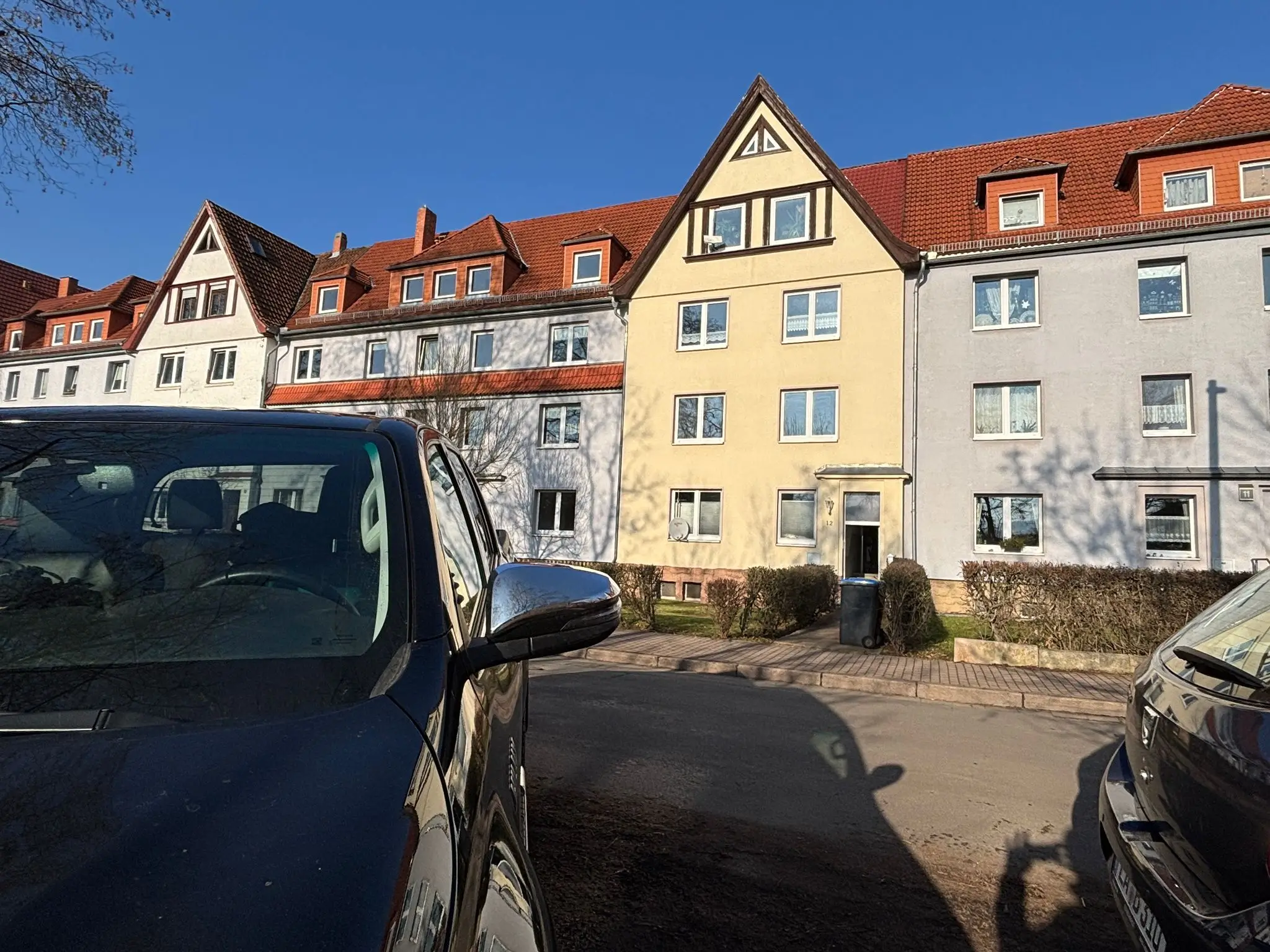 Erstbezug nach Renovierung - solide 2 RW mit Einbauküche und Gartennutzung