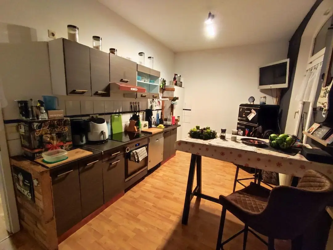 Große 1-Raum-Wohnung mit Balkon und Einbauküche im Südviertel