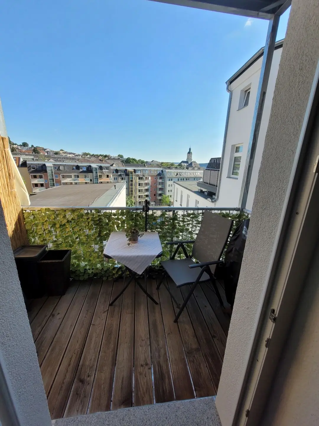 Seltenheit - hübsche 3 RW mit zwei Balkonen & Fahrstuhl