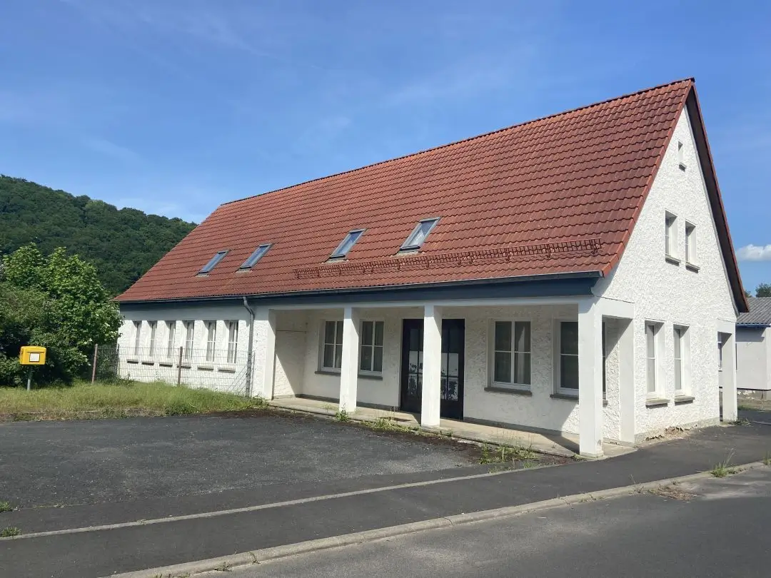 Multifunktional in Werranähe - massives Haus (ehemaliges Bürogebäude) mit Renovierungsbedarf