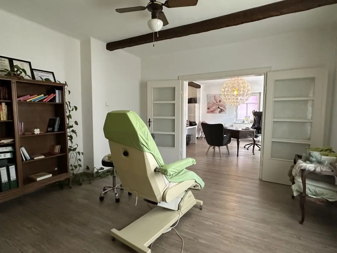 Praxisraum bzw. Wohnzimmer EG