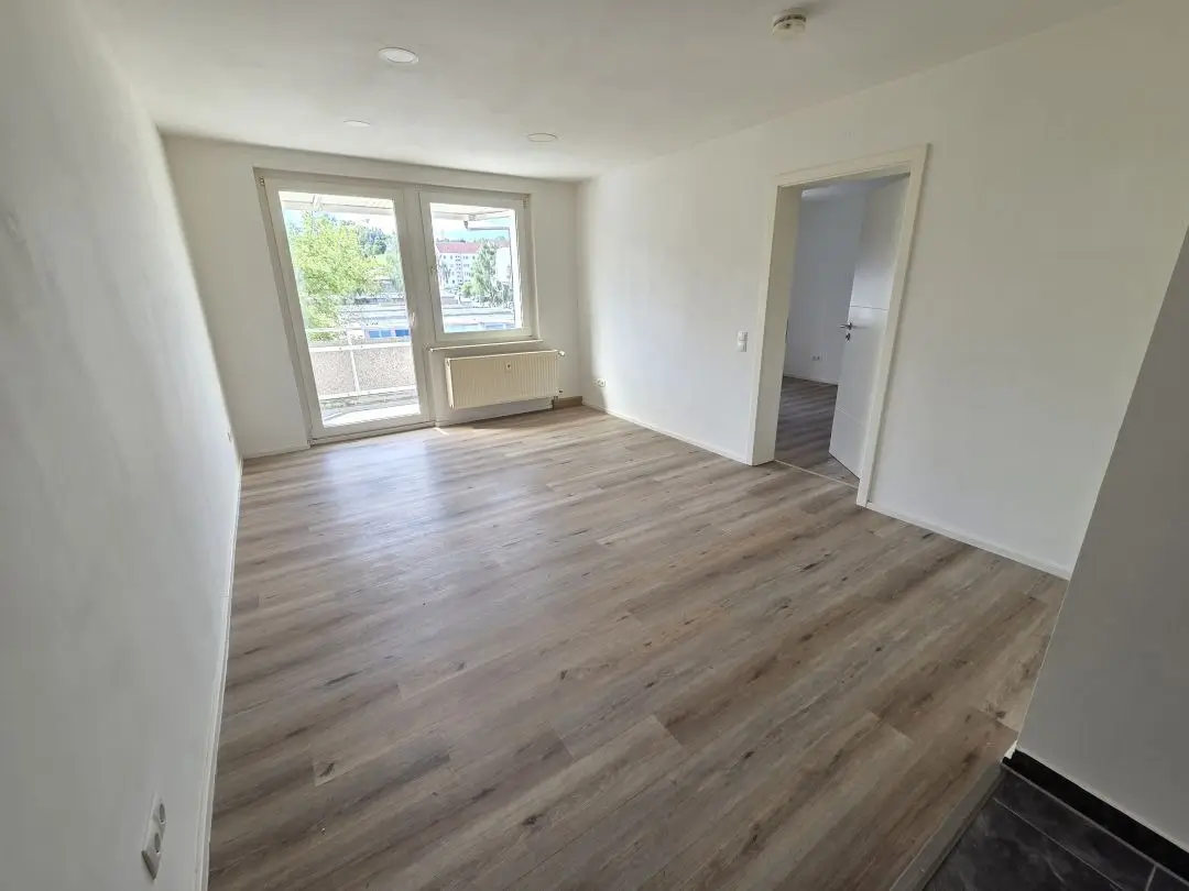 Helles und freundliches Ambiente - 2 RW mit großem Balkon und Einbauküche