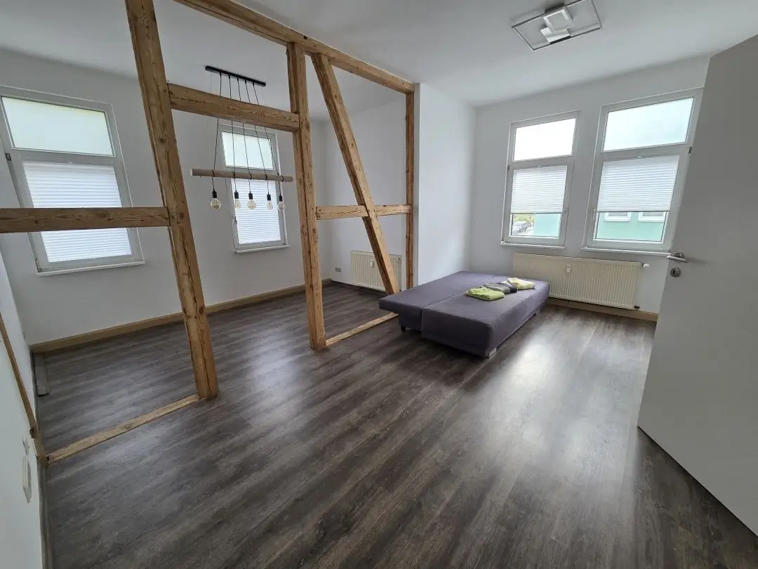Quadratisch, praktisch, gut - kleine 4 RW mit Einbauküche und Stellplatz