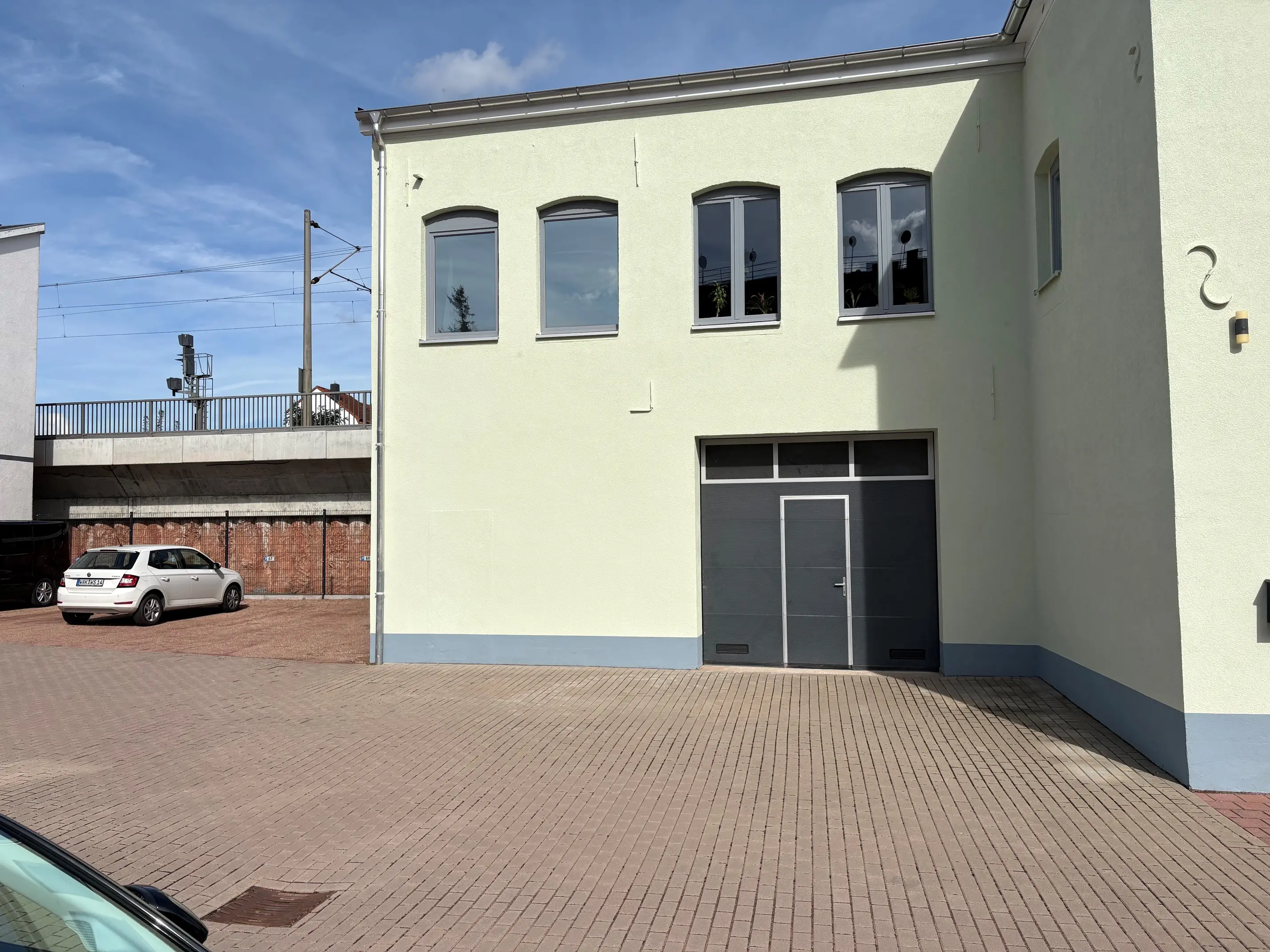Neu saniert - Lagerhalle mit Büro – ideal für Gewerbe und Handwerk