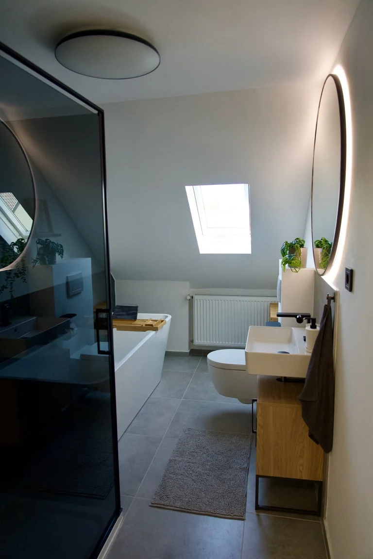 Badezimmer | Badewanne · Regendusche · Designbad